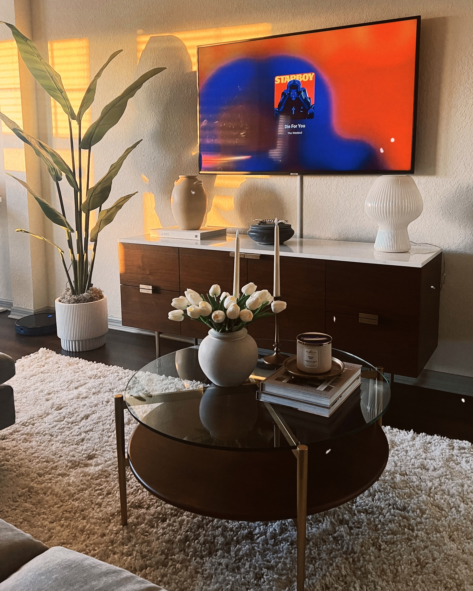 All the vibes 🤌

Living room ideas, modern home, apartment decor, home decor ideas, coastal living room, gray sectional, gray couch, shag rug, faux tree

#LTKxPrimeDay #LTKsalealert #LTKhome