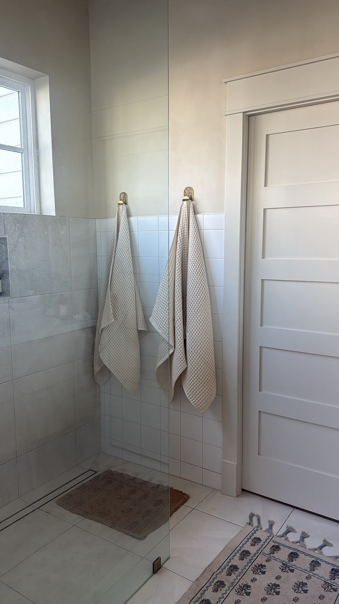 The textures on these towels is too good. Love that it comes with a loop to hang on hooks easy. Immediately ordered more!  

 #LTKdayinmylife #LTKHome