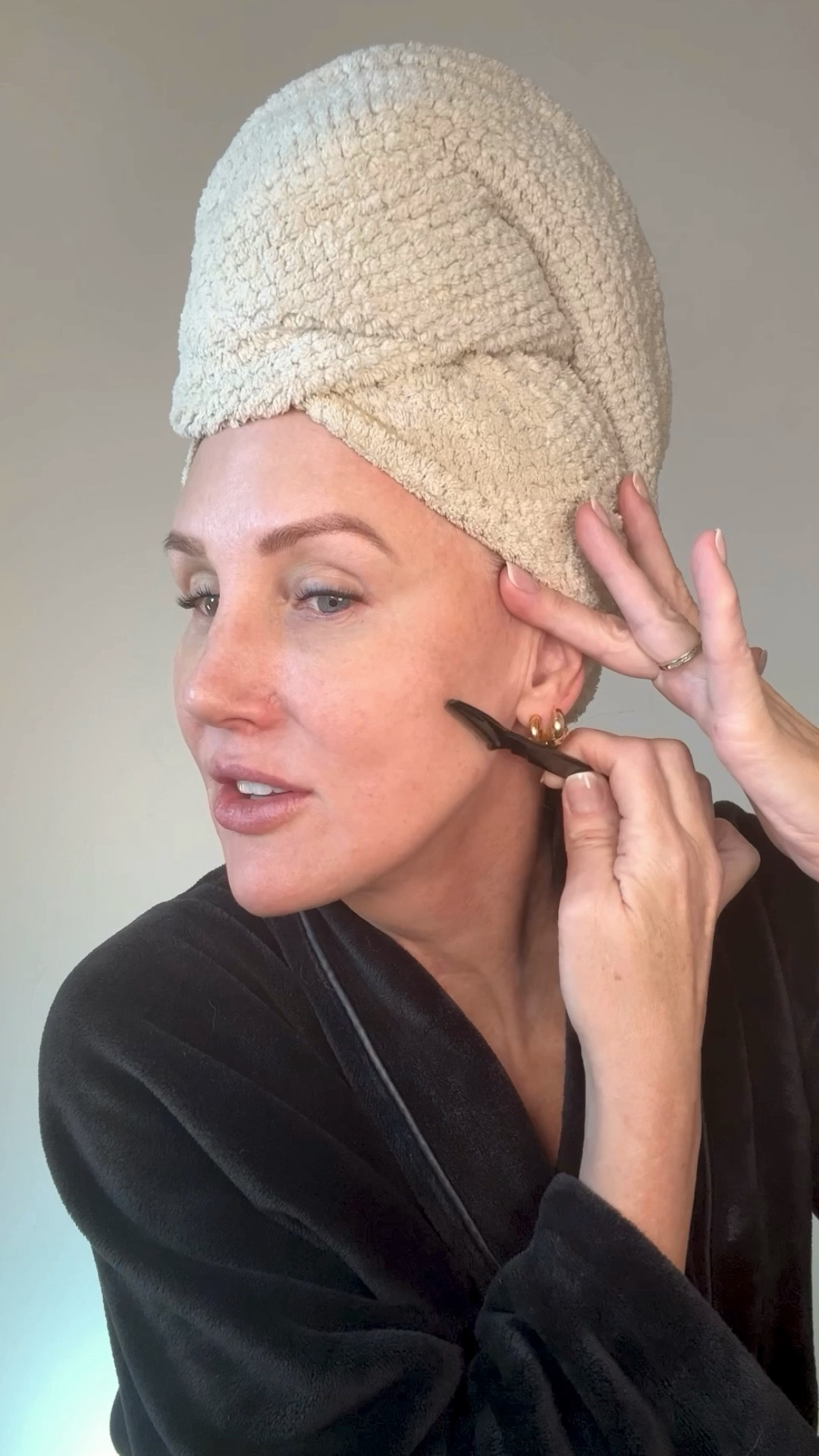 Dermaplaning tutorial ❤️ 

#skincare #dermaplaning #skincaretips #esthatician #antiaging