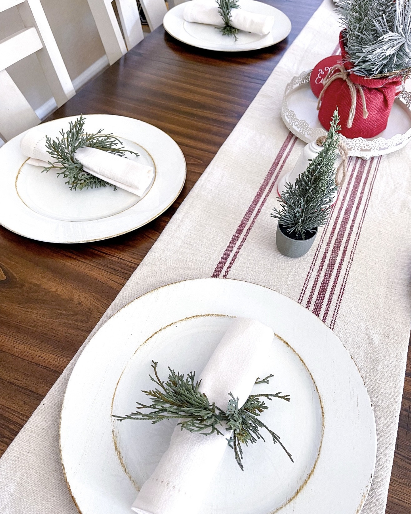 These napkin rings from Target sold out so quickly last year. They just released a new version online. 




 Faux Cedar Sprig Christmas Napkin Ring Set - Hearth & Hand with Magnolia napkin rings
Christmas table decor/ christmas decor/ christmas tablescape/ holiday decor/ Holiday napkin rings/ christmas napkin rings

#LTKSeasonal #LTKGiftGuide #LTKHoliday 

#LTKHome #LTKParties #LTKFindsUnder50