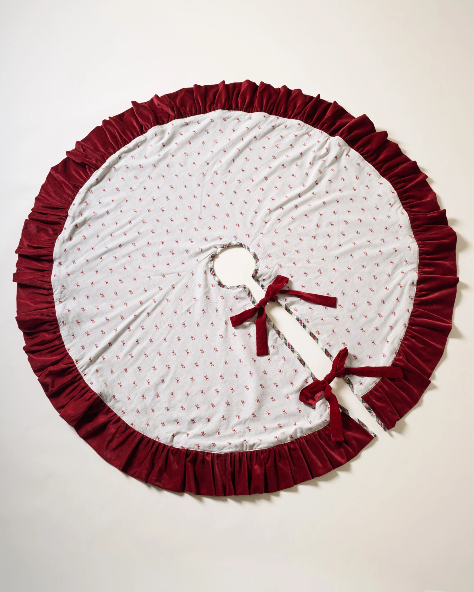 Classic Christmas Reversible Ruffle Tree Skirt | Magnolia