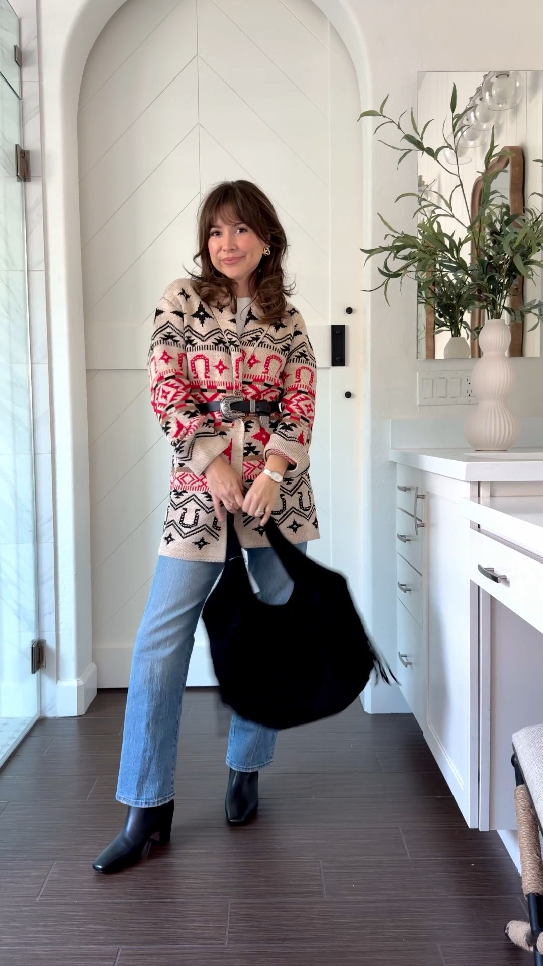 This is how I’m doing the western trend this season — cozy, classic, and wearable.
Styled with petite denim + boots I can walk in all day.

Top XS 
Cardigan XS 
Jeans 25p
Western Belt 
Fringe bag 

western inspired outfit | fall fashion | petite cardigan | petite friendly denim | everyday fall outfit | 5’2 fall style | mom outfit 


#LTKStyleTip  #LTKPetite

#LTKSeasonal