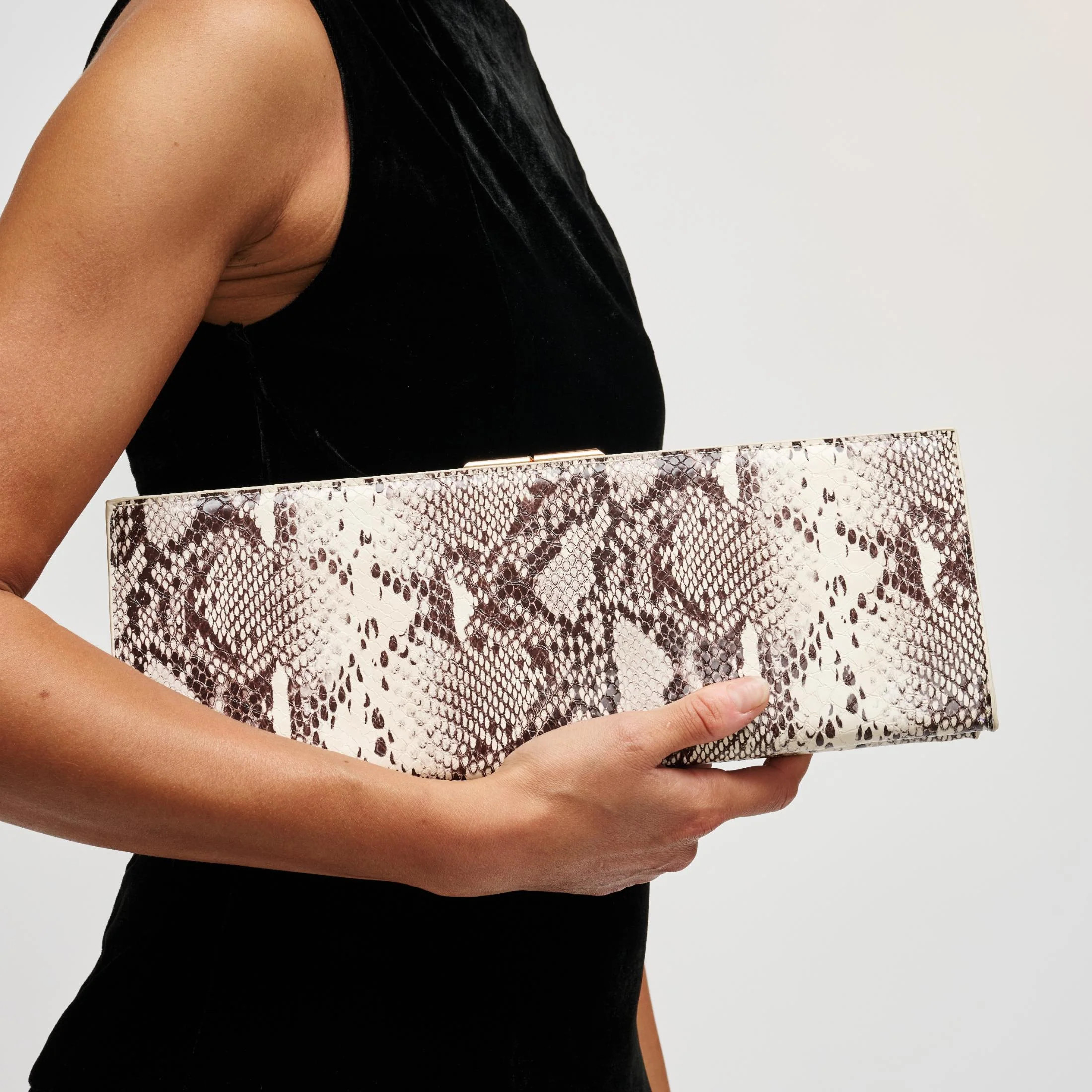 Nazlee - Snake Clutch | Urban Expressions
