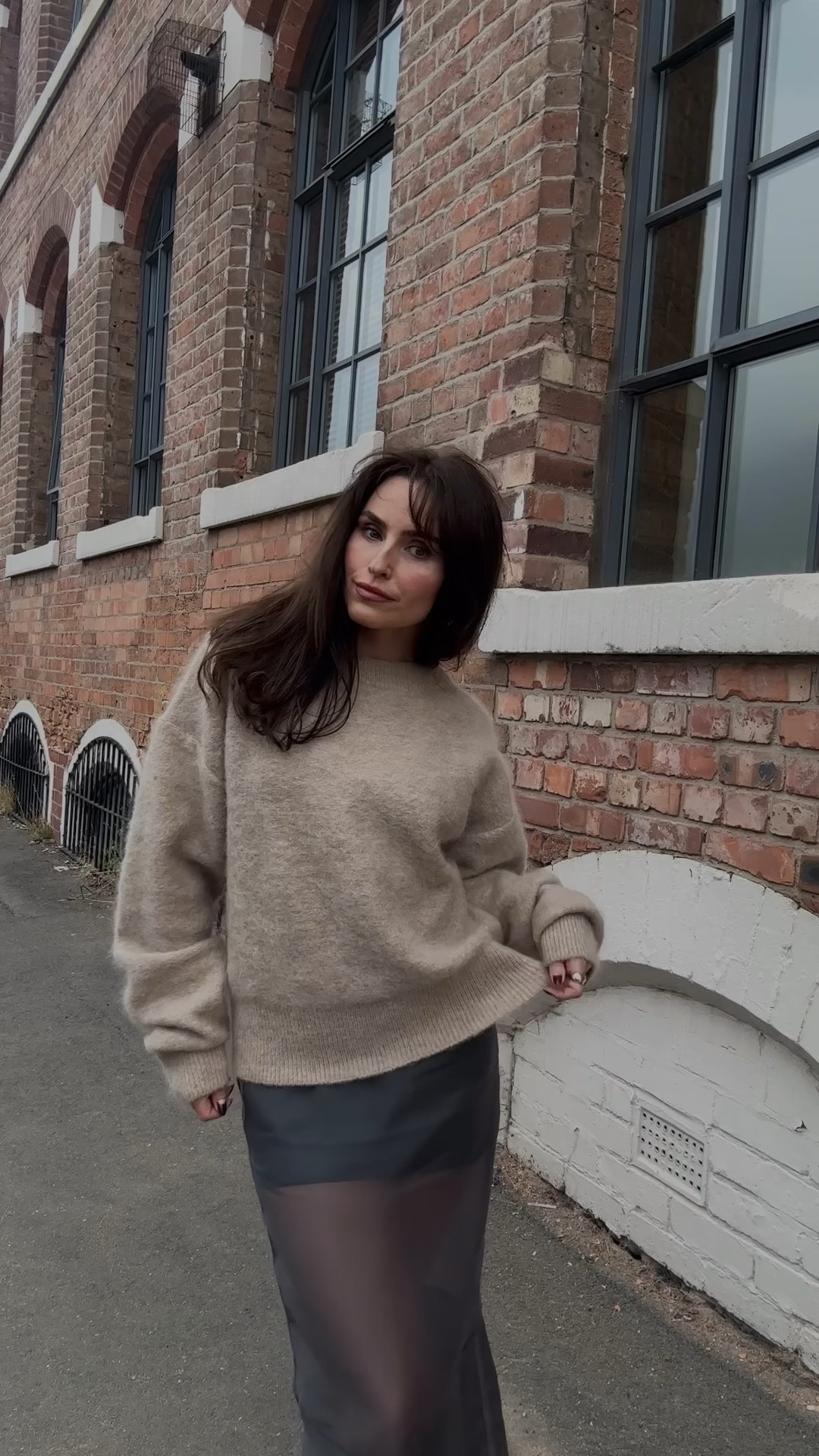 Brown lipstick in 300 Nude.


Nude lipstick, autumn makeup, autumn clothes, autumn outfit, knitwear, mohair sweater, brown sweater, brown jumperr

#LTKstyletip #LTKautumn #LTKuk