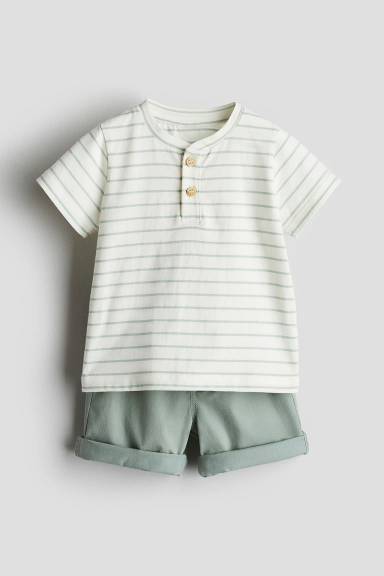 2-piece top and shorts set - Light khaki green/Striped - Kids | H&M GB | H&M (UK, MY, IN, SG, PH, TW, HK)