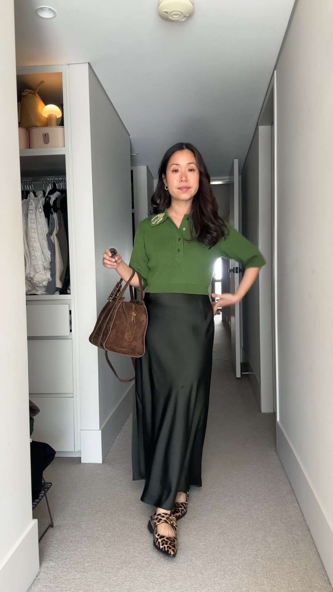 Workwear outfit combo numero 3 of 5 for this weird indecisive in-between weather. I'm wearing a size S in my knit, size S in the satin skirt, sandals are linked too for you. I’m wearing a size 27 in the jeans worn at the beginning of this vid as well   

 

#LTKstyletip #LTKworkwear #LTKpetite