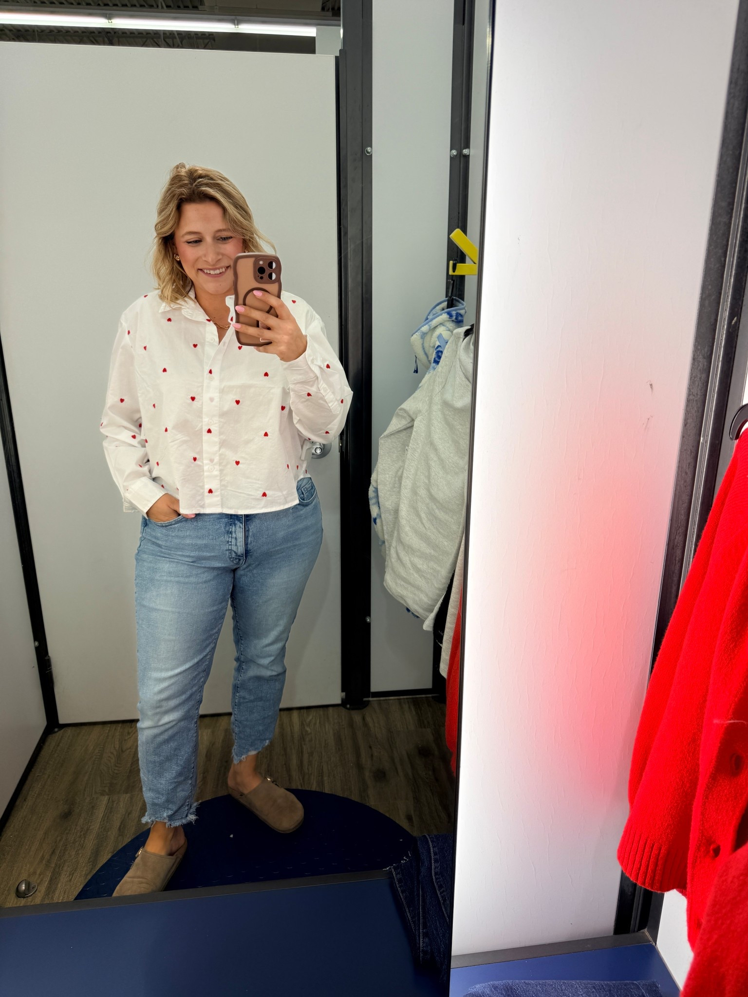I can’t get over this top! The perfect crop fit, the embroidery heart detail and the subtle nod to love! ❤️ 

#LTKFindsUnder50 #LTKMidsize