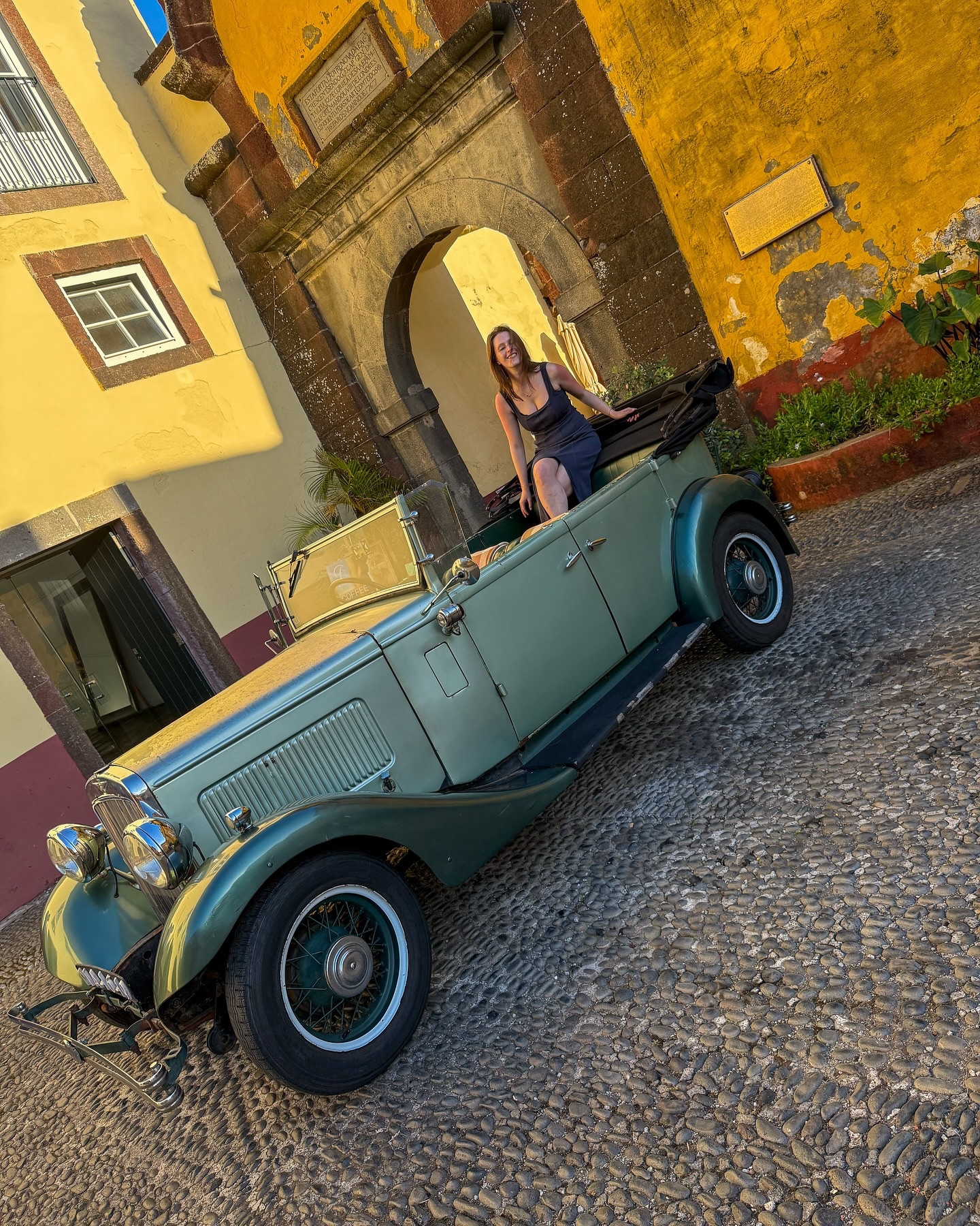 Friday night ride 👌🏼👌🏼 

📍 restaurante do forte 

#portugal #madeira #funchal #visitmadeira #travel #europetravel #wanderlust #visitfunchal #travelgram