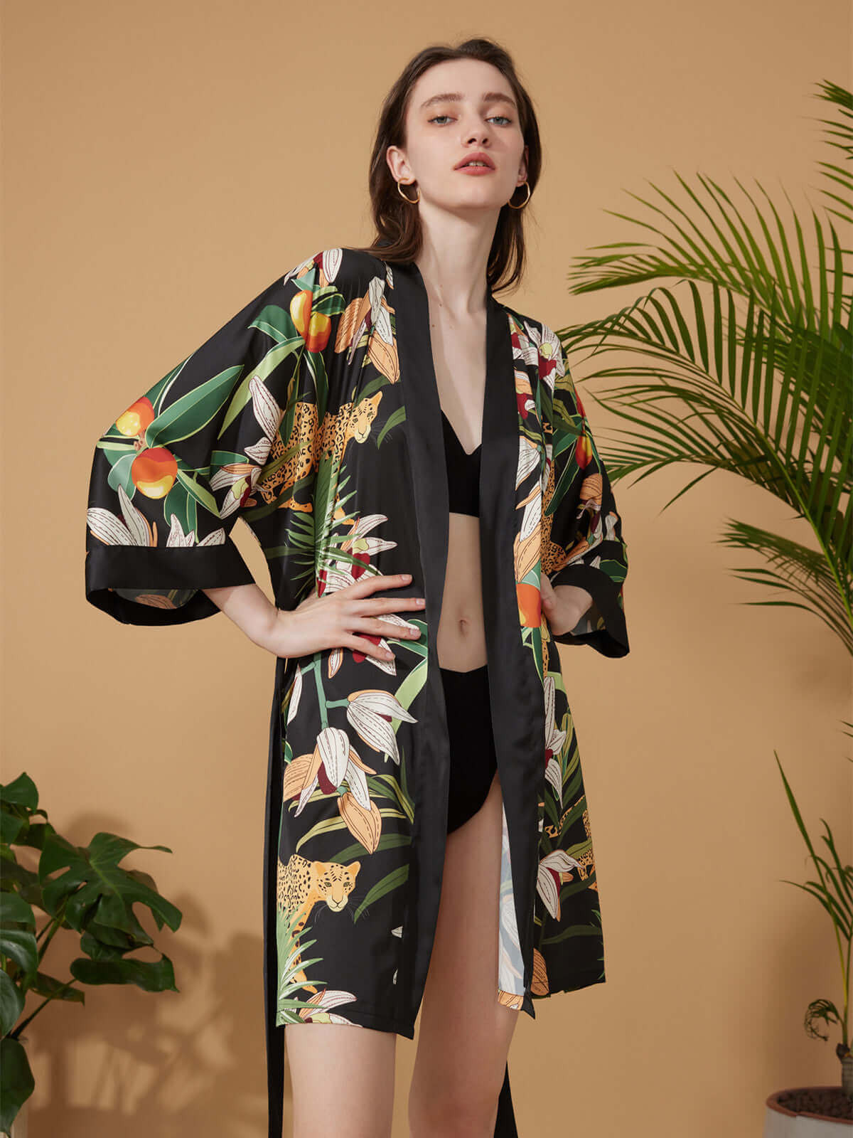 Short Kimono Robe Black Leopard | ulivary