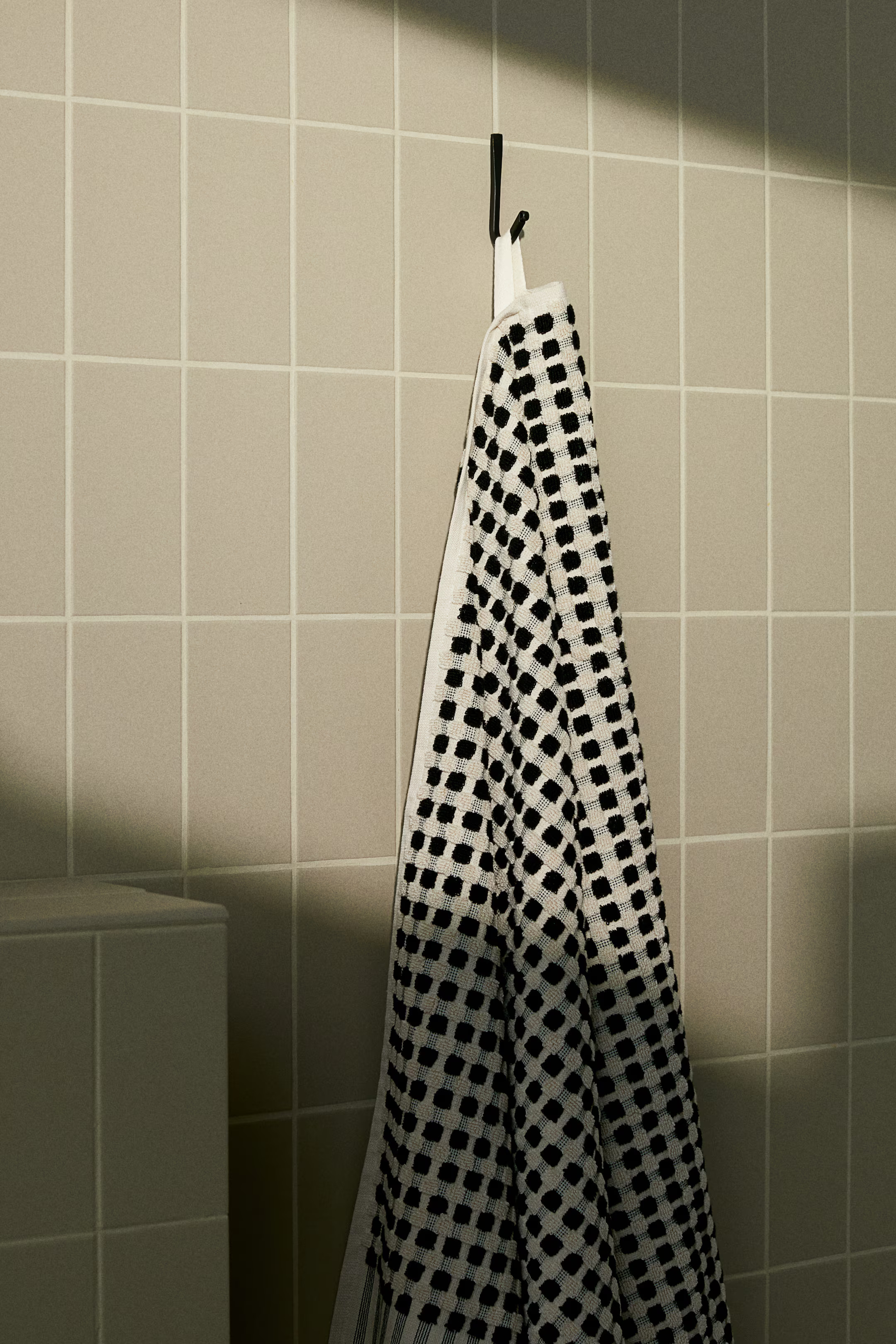 Patterned Cotton Terry Bath Towel | H&M (US + CA)