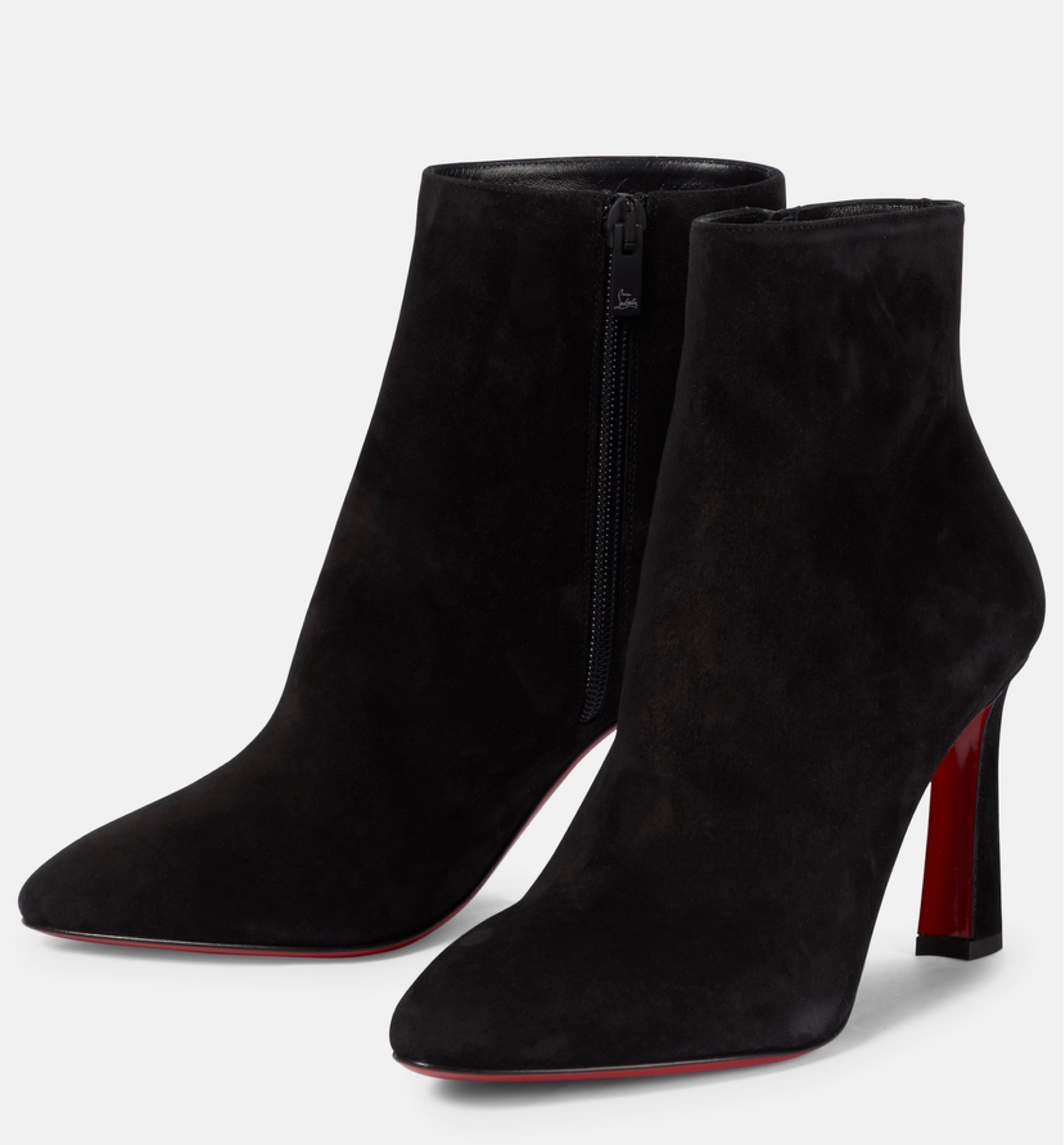 Taylor Swift CHRISTIAN LOUBOUTIN
Eleonor 85 suede ankle boots
#taylorswift #boots #ankleboots #christianlouboutin 

#LTKFestival #LTKshoecrush #LTKstyletip
