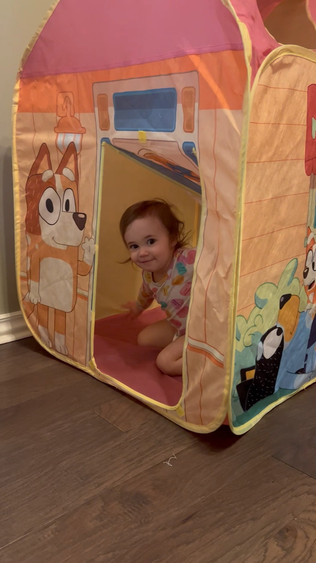 Bluey - Pop N Fun Play Tent - Pops up in Seconds and Easy Storage