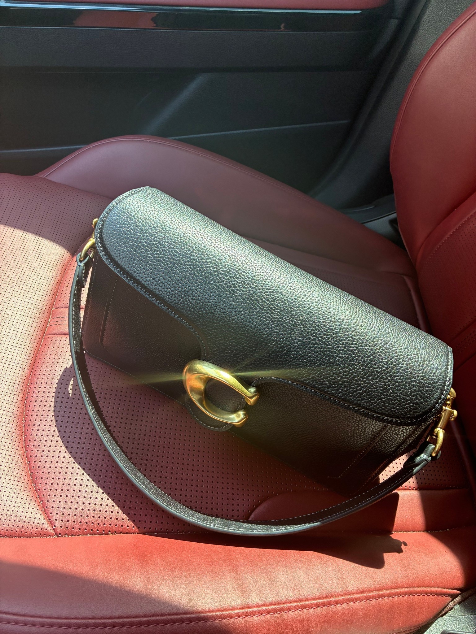 Coach Tabby 26 bag
The perfect black bag to wear from day to night! 🫶 Comes with a shoulder and crossbody strap. 


#LTKootd