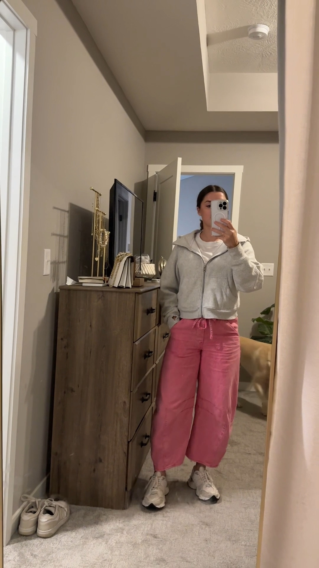 Fall outfits for the teacher

Teacher outfit, ootd, mom outfit, over 30 style, fall fashion, fall style, jacket, hoodie, barrel jeans, new balance, gap, Abercrombie, jeans, denim 

#LTKFallSale #LTKFindsUnder100 #LTKSeasonal