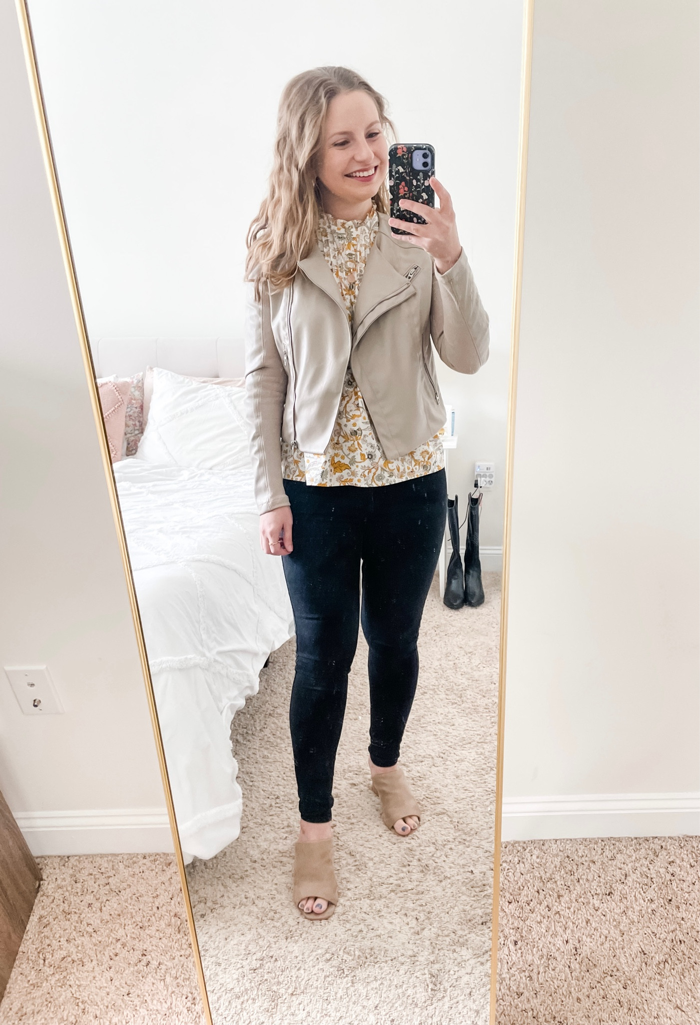 Love this #jcrew top which is an extra 50% off sale right now! Print is autumnal in subtle way, and can be worn on its own with jeans, or layered under a jacket or cardigan. Wearing an XS in top and it is plenty roomy.

#LTKworkwear #LTKsalealert #LTKSeasonal