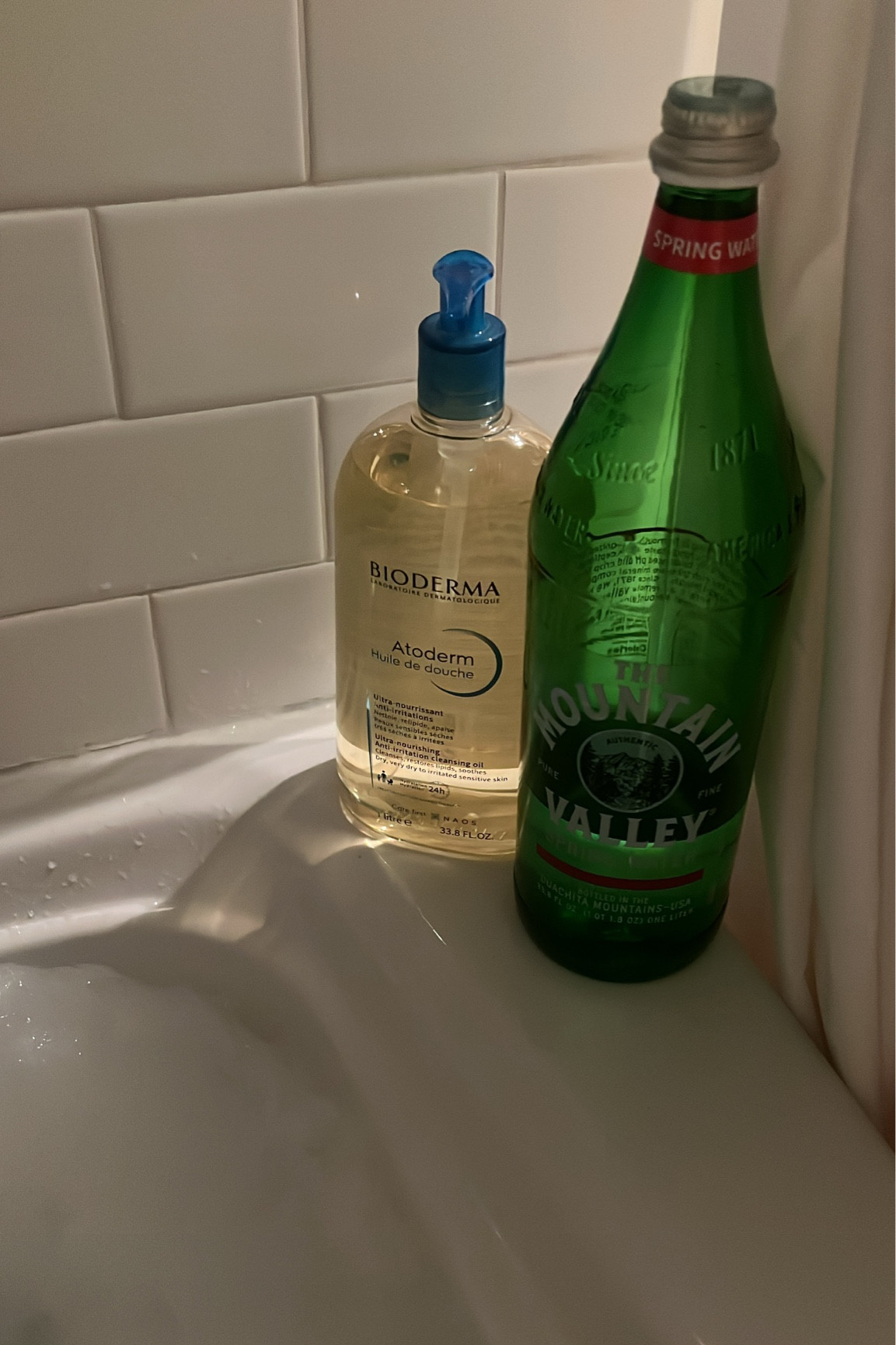 Snowy nights in the tubbbbb 🛁.
.
.
.
I have the absolute worst Eczema, and I swear the Bioderma Atoderm Huile de douche changed my skin for the better 🤞🏼 Baby safe too!!!!! 

#LTKbeauty #LTKfindsunder50 #LTKfamily