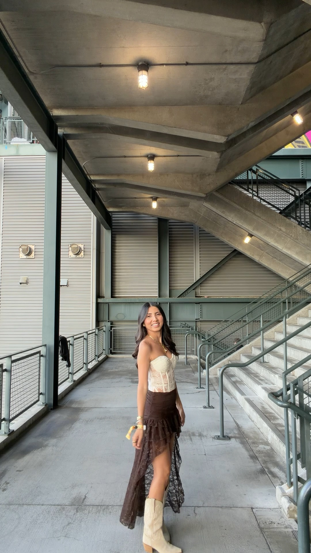 concert outfit, lace skirt, corset top