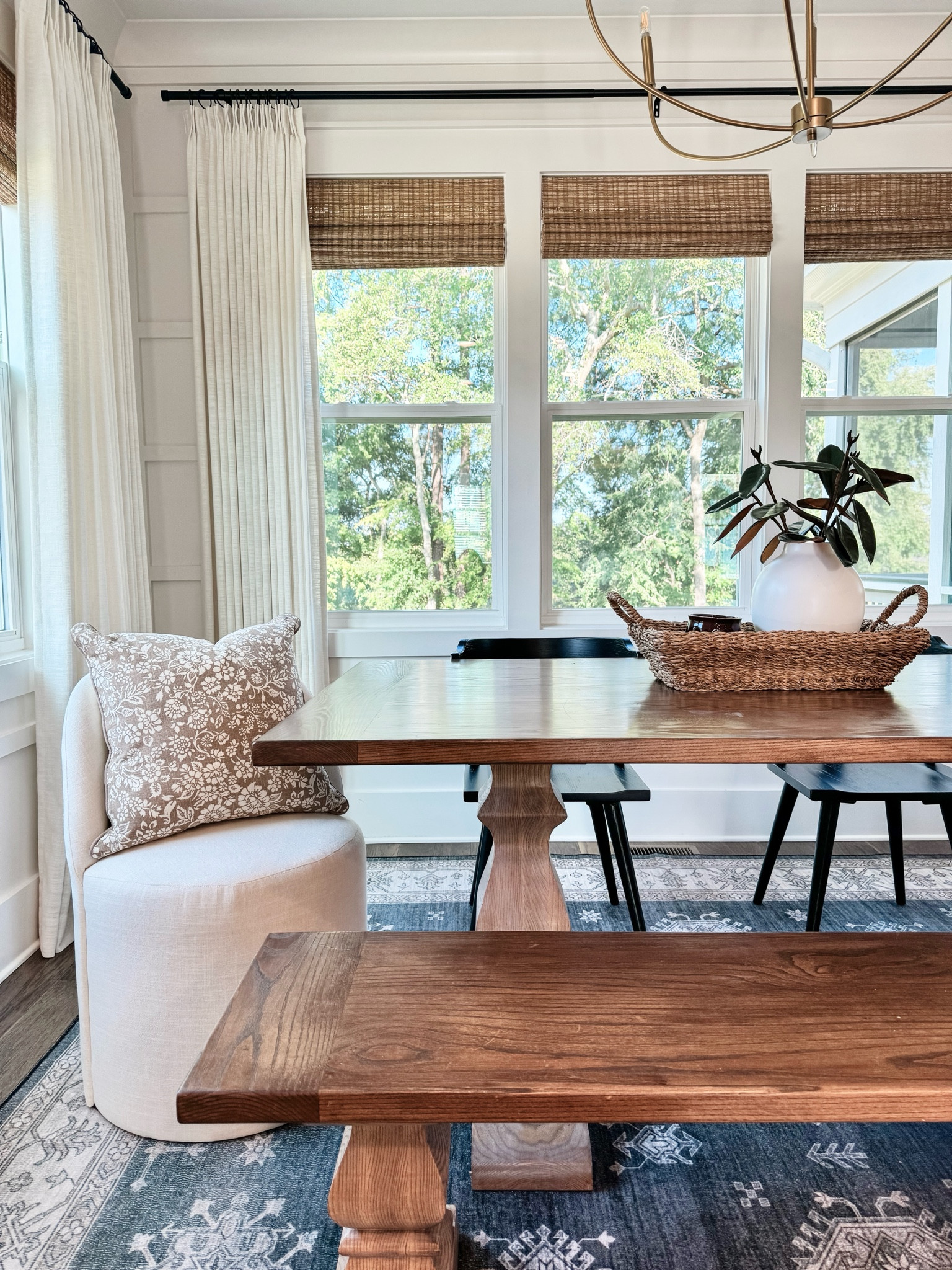 Fall decor is slowly making its way out! 



#LTKStyleTip #LTKSeasonal #LTKHome