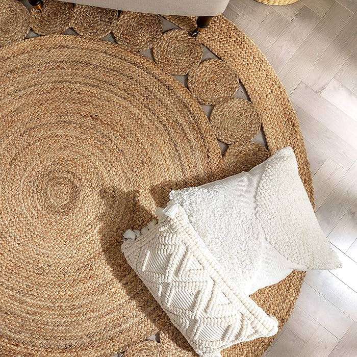 Well Woven Ellie Natural Color Hand-Braided Geometric Jute Area Rug 4' Round | Amazon (US)