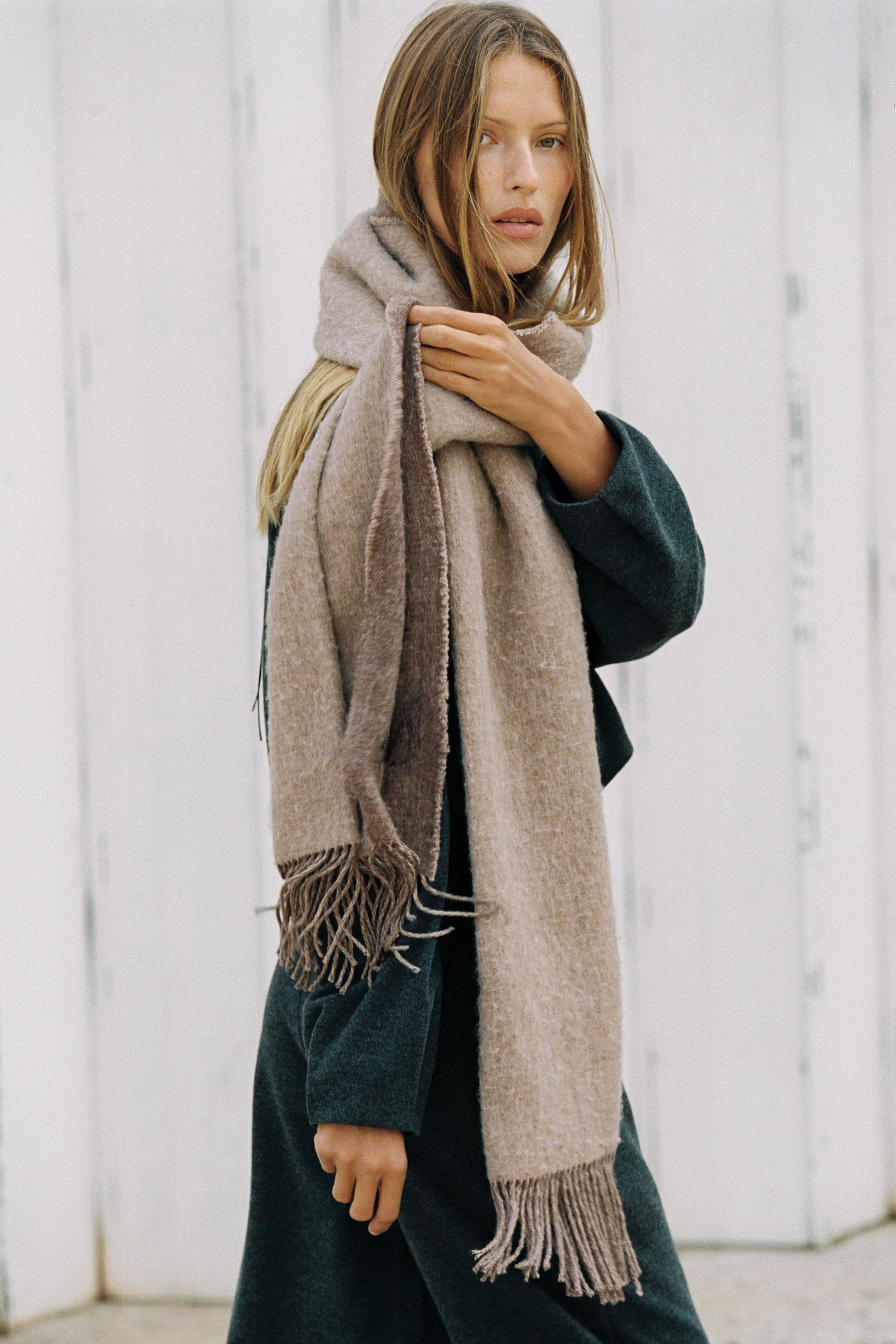 PLAIN SOFT FRINGED SCARF | Zara US