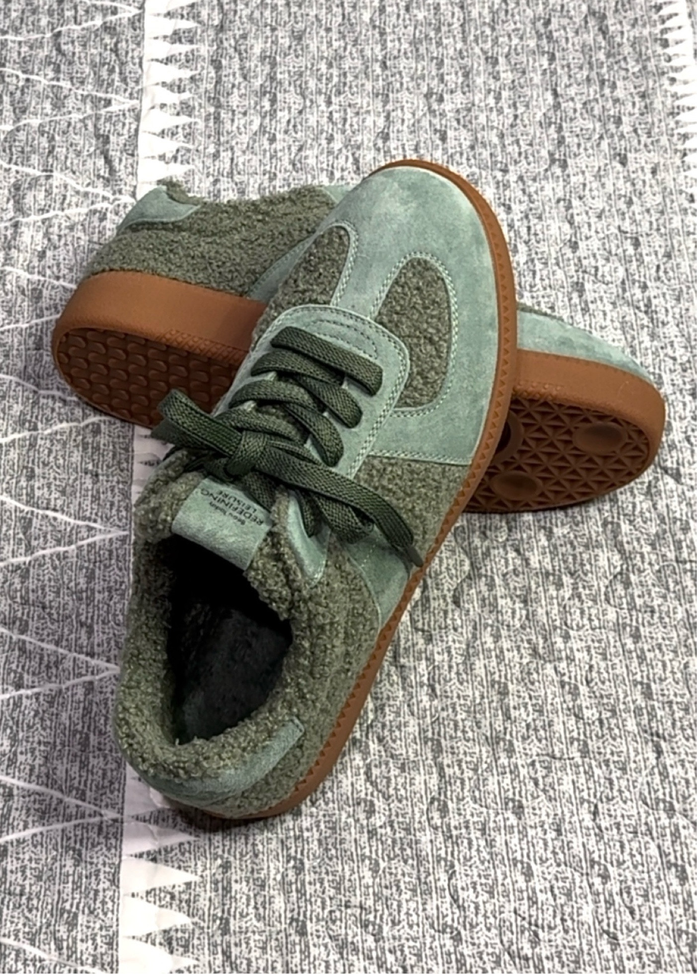 The cutest leather/sherpa platform sneakers for the Fall & winter! They’re on BLACK FRIDAY DEAL right now! The quality is 10/10, and I love the navy & khaki colors they have too! They run TTS.

#LTKSaleAlert #LTKGiftGuide #LTKShoeCrush