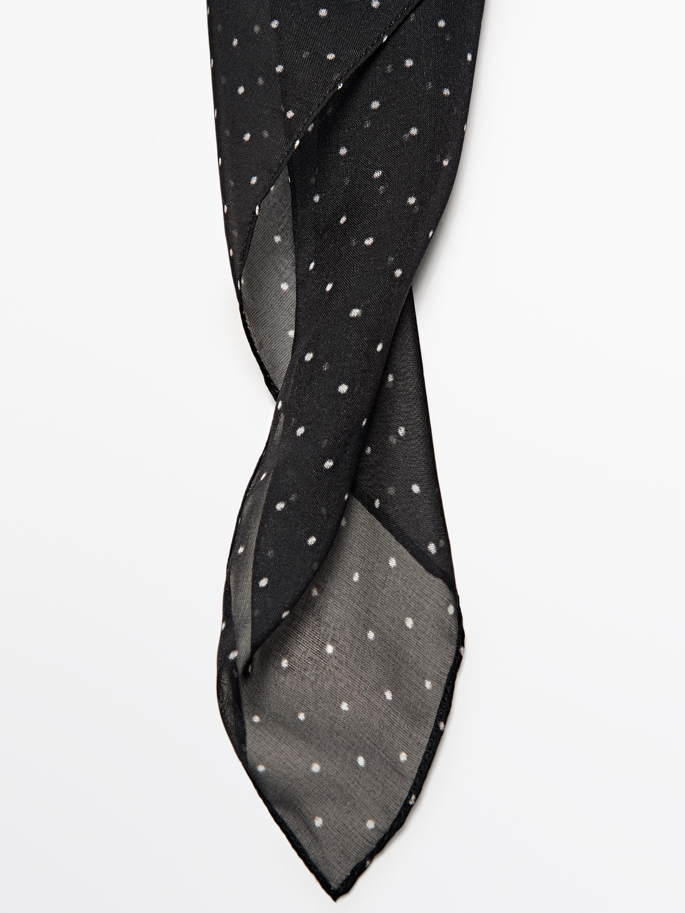 Scarf made of 100% silk yarn. Polka dot print. | Massimo Dutti UK