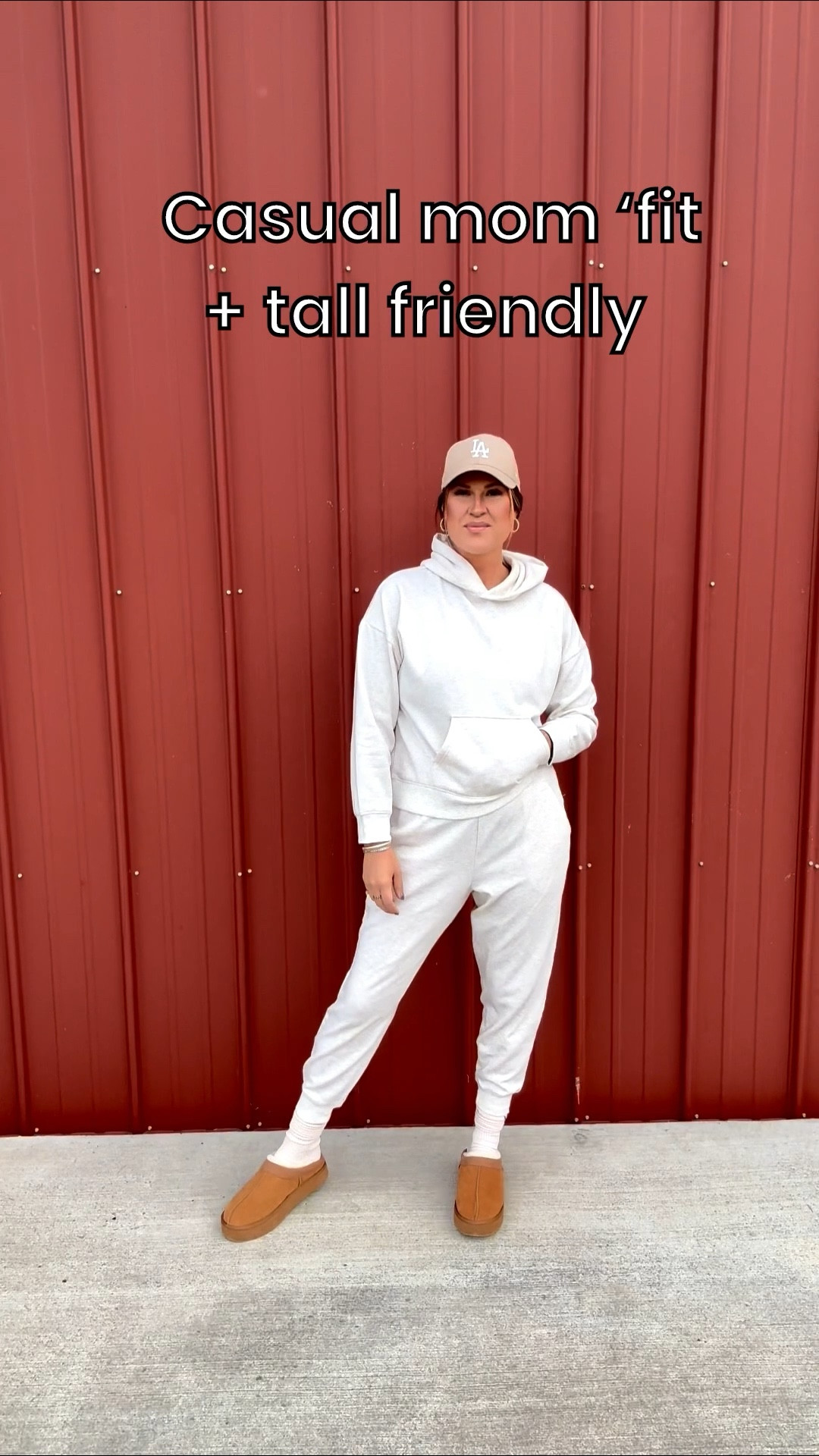 Comfy ✔️
Cozy ✔️
Still feels put together ✔️

This set is so soft & I love a good monochromatic moment !

If you need a good “feels like Jammies but looks like ya tried” outfit that requires minimal thinking & work… this is it! 🍦🤎

I did my true size in everything!


#LTKStyleTip #LTKFindsUnder50 #LTKTall