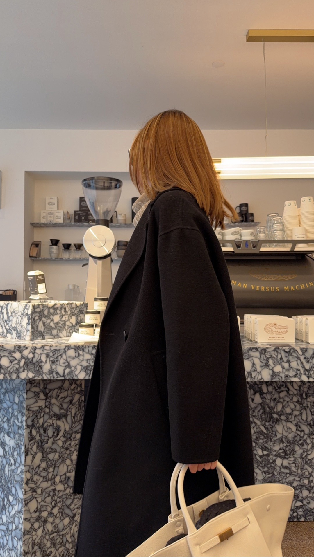 Kujten scarves are getting so popular, and I don’t have one!! but I love the way they style them. I grabbed my own scarf, and I really love how it looks and how it elevates my minimal outfits, no matter the brand 🍪

link bracelet & huggies @monicavinader ~ shop with my code KATEMMV for 12% off
sunnies @apercueyewear ~ shop with my code KATE20 for 20% off 

fragrance @mancera 
lips @maj_maria.majer 
hair @mb_friseure 

~ all exact outfit links on my LTK ~ in my bio 

#minimaloutfit #minimallook #ootdshare #kujtenscarf w