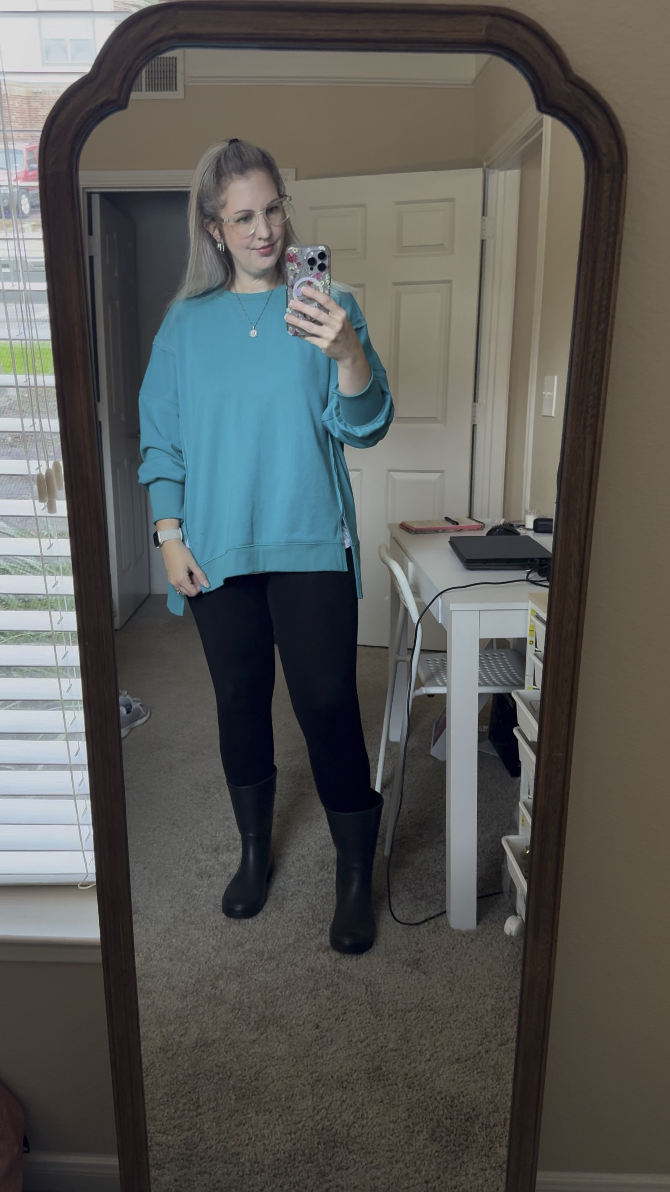 OOTD on a cloudy, rainy day. When dressing down, wearing a sweatshirt that’s in your color palette helps you to look more put together with minimal effort  

#coloranalysis #winterbright

#LTKStyleTip #LTKOver40 #LTKFindsUnder50