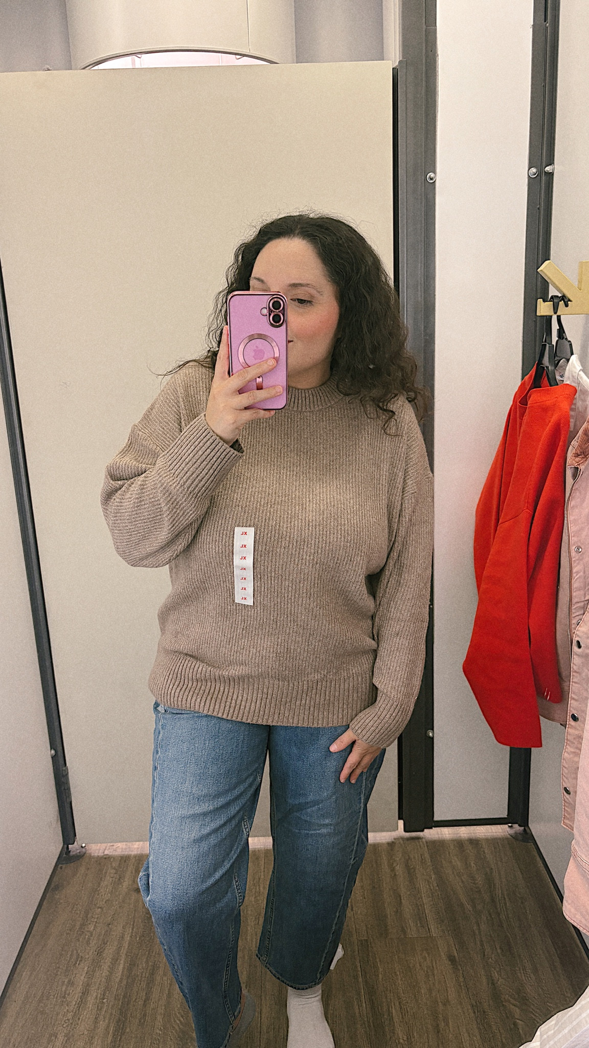 Classic fall neutrals 🤎 Old Navy ribbed sweater styled with relaxed barrel jeans cozy, casual, and midsize friendly. The perfect everyday fall outfit for coffee runs, errands, or just staying comfy while looking put together. #oldnavystyle #falloutfitideas #midsizefashion #barreljeans #neutraloutfits

#LTKStyleTip #LTKMidsize #LTKFindsUnder100