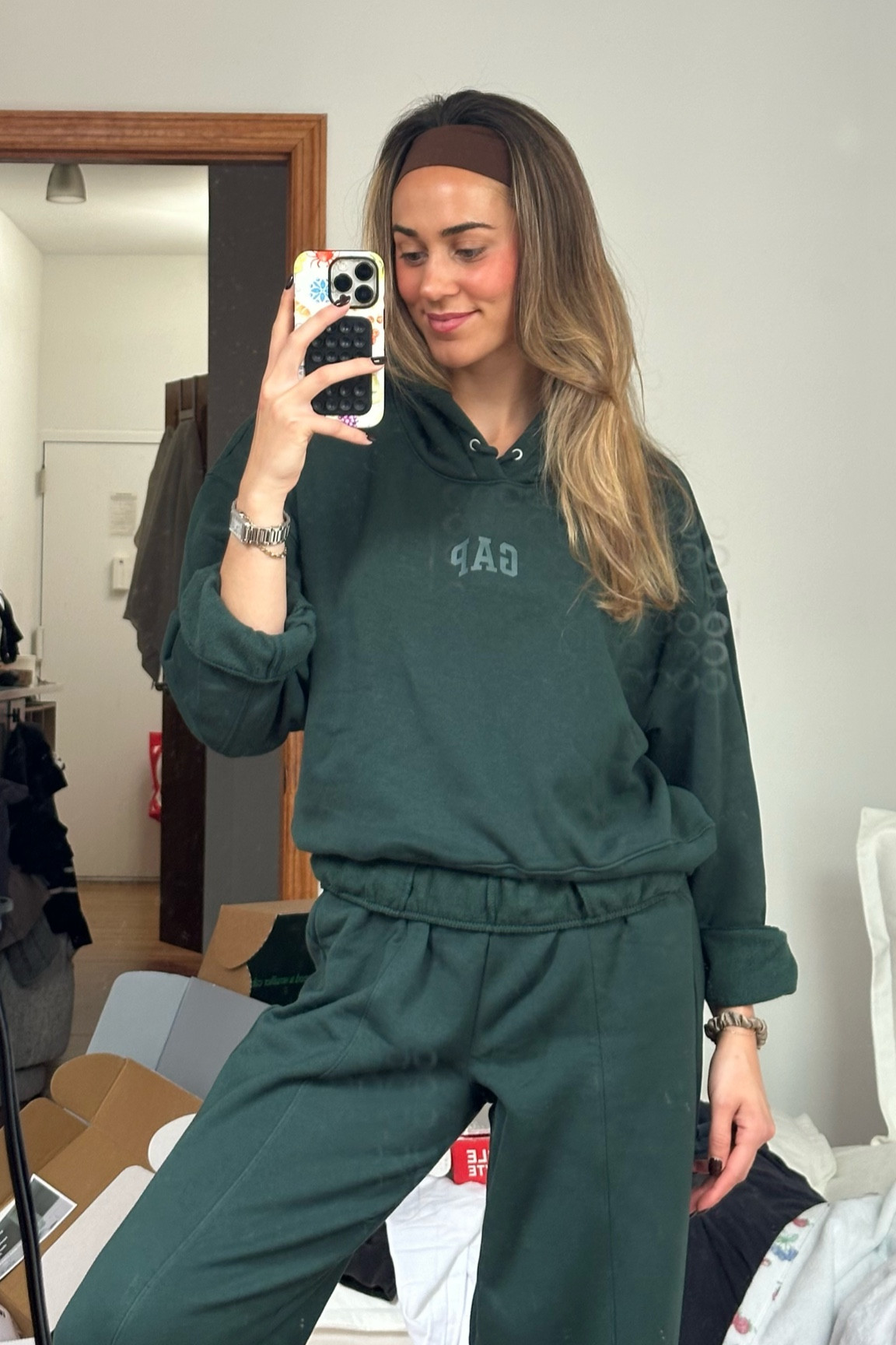 Maybe my fav sweats- lighter weight but high quality. They maintain color, shape, etc with washing and loooove the way they fit (oversized) and are dyed. I get medium in all my sweats even though I’m a small or dress size 2-4. These are a little oversized on their own but I like extra!! 