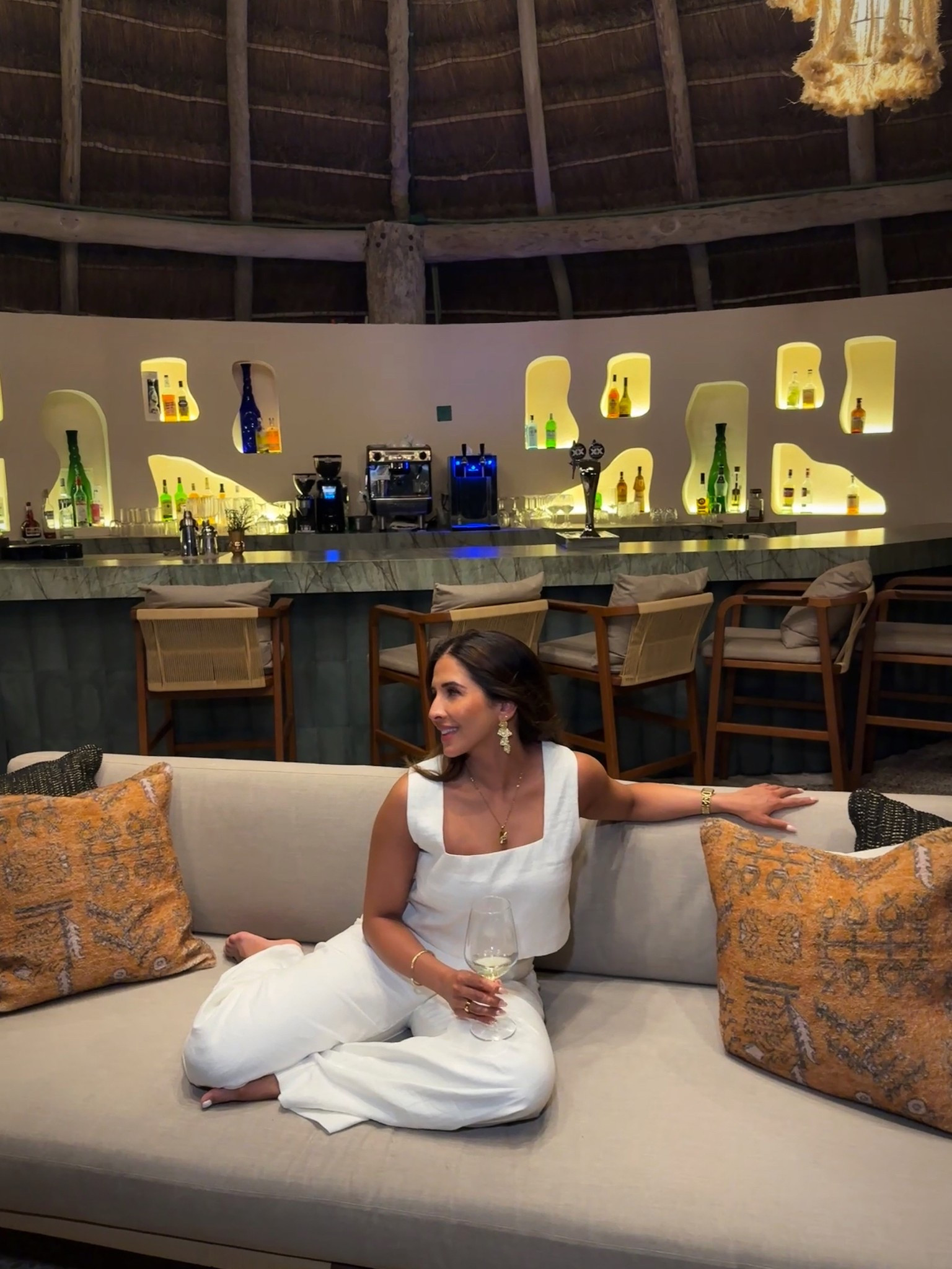 White two piece linen set 

#LTKPetite #LTKSeasonal #LTKTravel