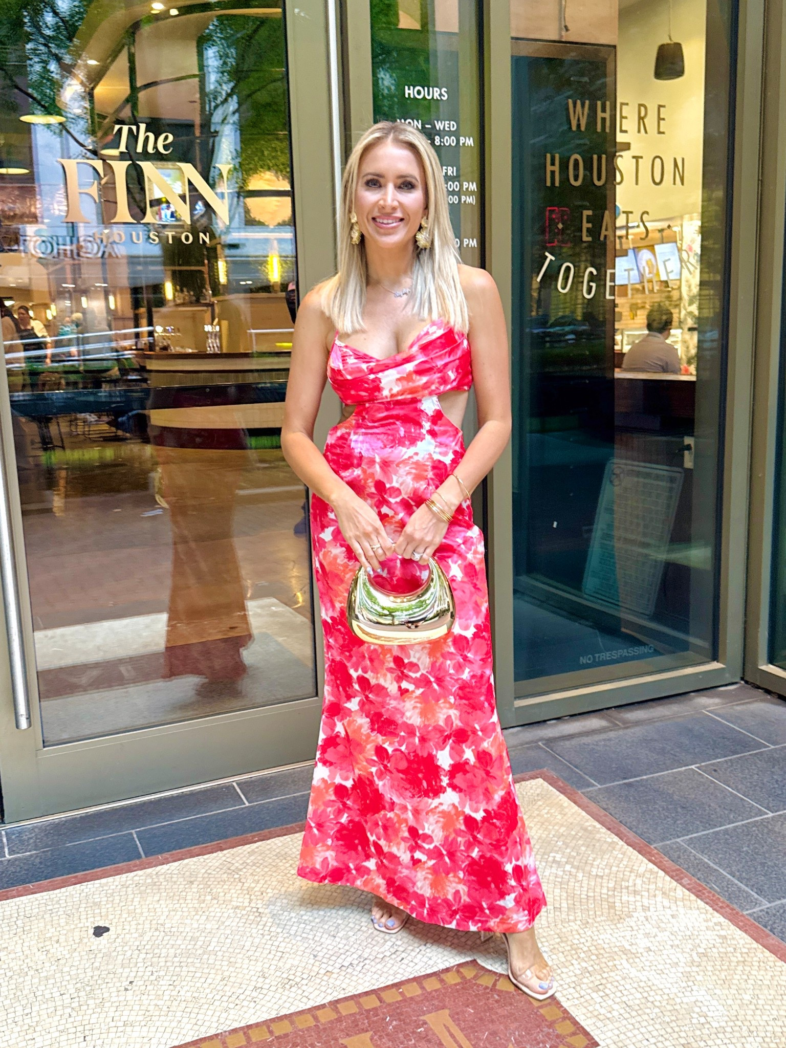 Tonight’s look for a preview of HiFi at The Finn - I got so many compliments this dress tonight and it’s only $21! 

Spring dress, floral dress, cut out maxi dress, gold purse, shein, vici 

#LTKTravel #LTKFindsUnder50