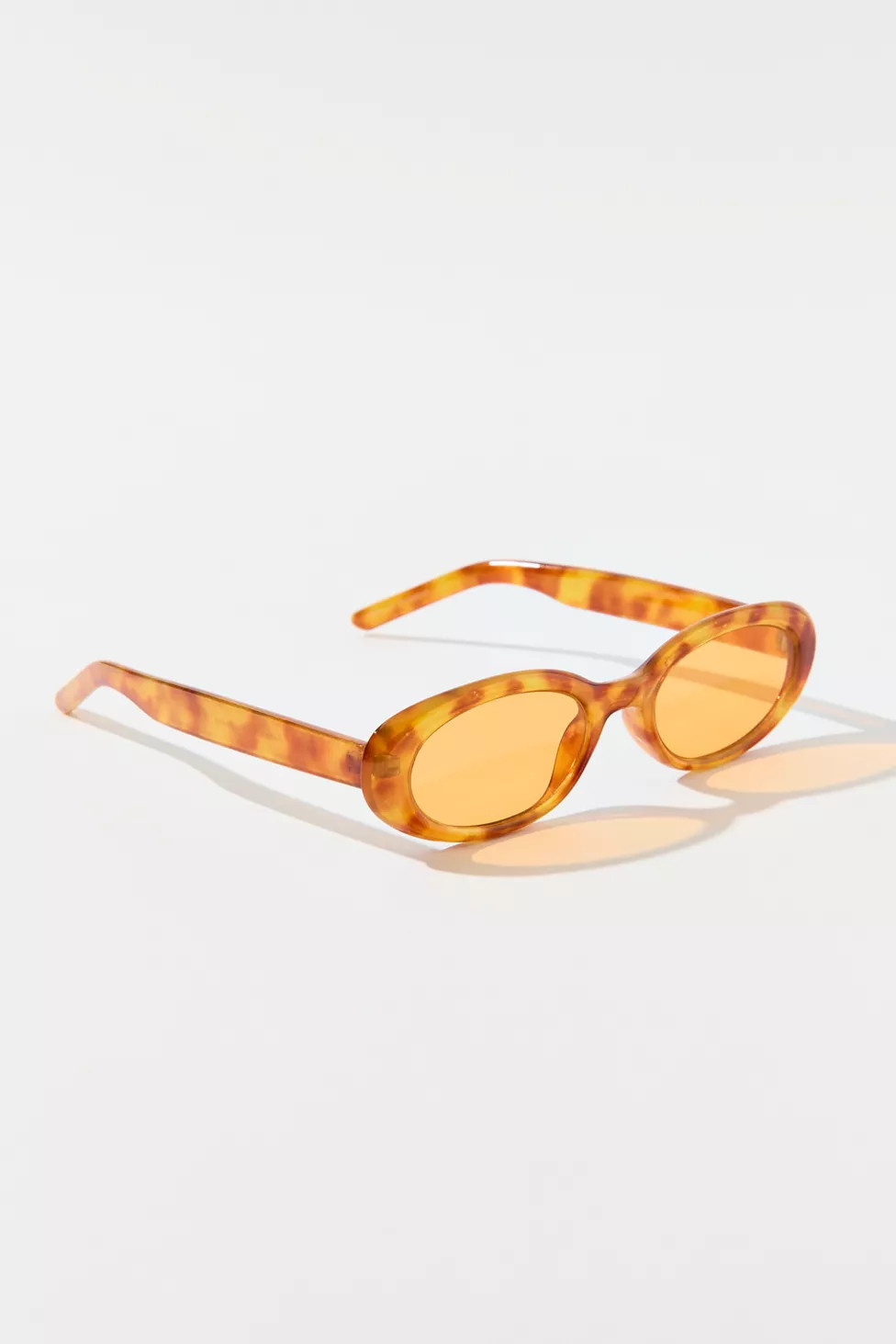 UO Essential Oval Sunglasses | Urban Outfitters (US and RoW)