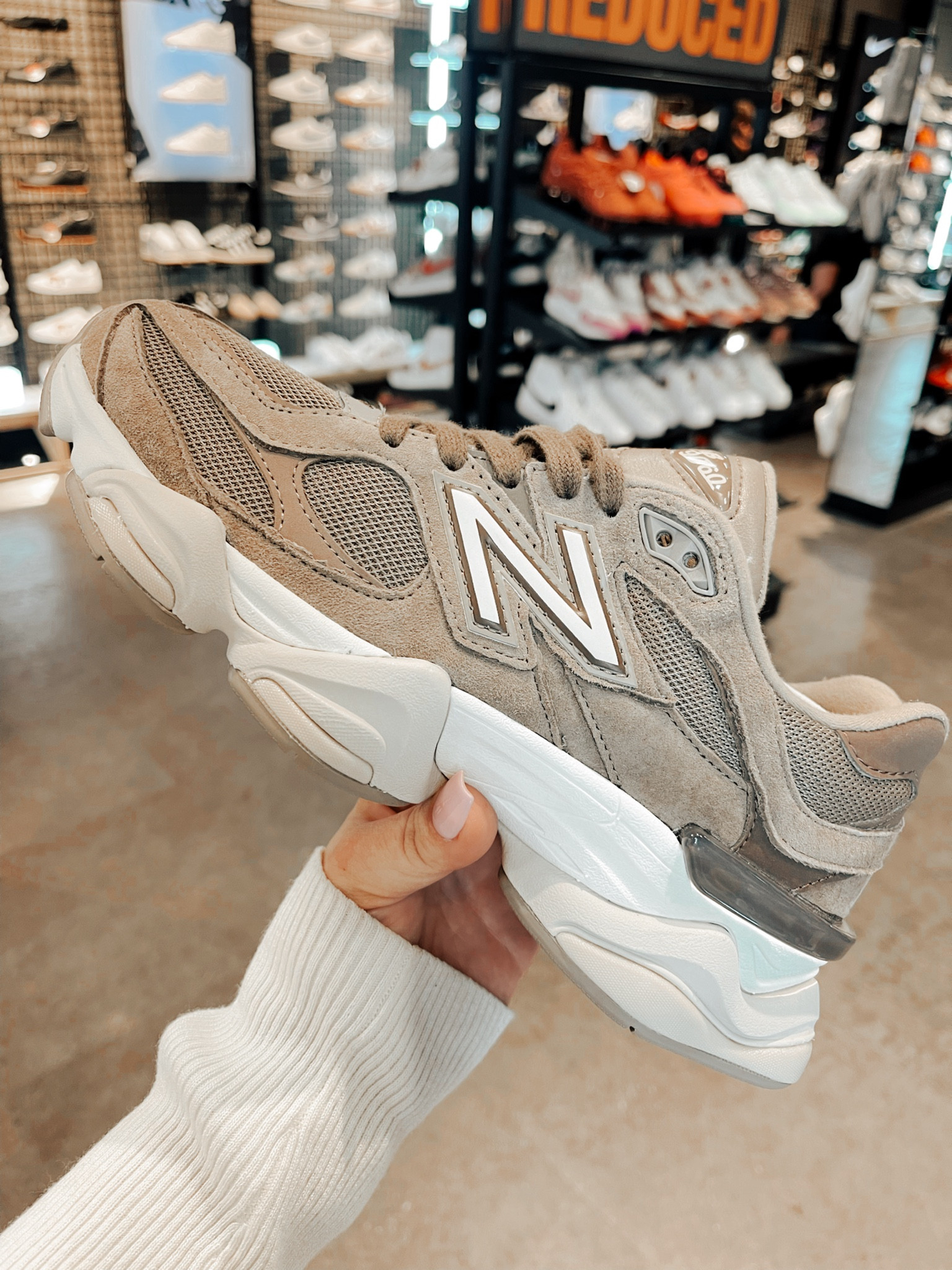 WOMEN'S NEW BALANCE 9060 CASUAL SHOES 🤎

#LTKshoecrush #LTKfitness #LTKmidsize