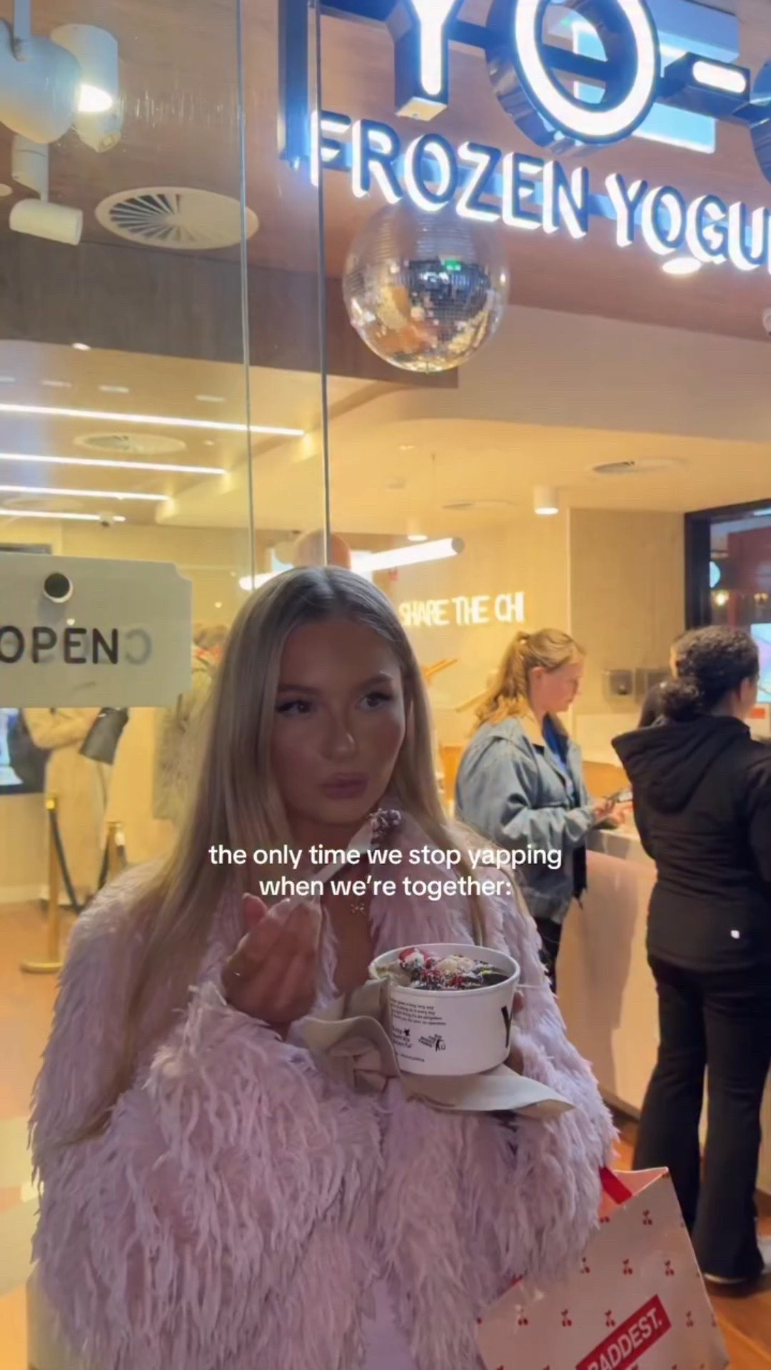 for everyone who’s been asking for the pink fur coat link 🎀💅🏼