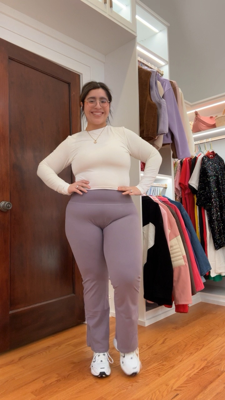 Wearing the medium in the pants & large in the top! 

#LTKfitness #LTKfindsunder50 #LTKmidsize