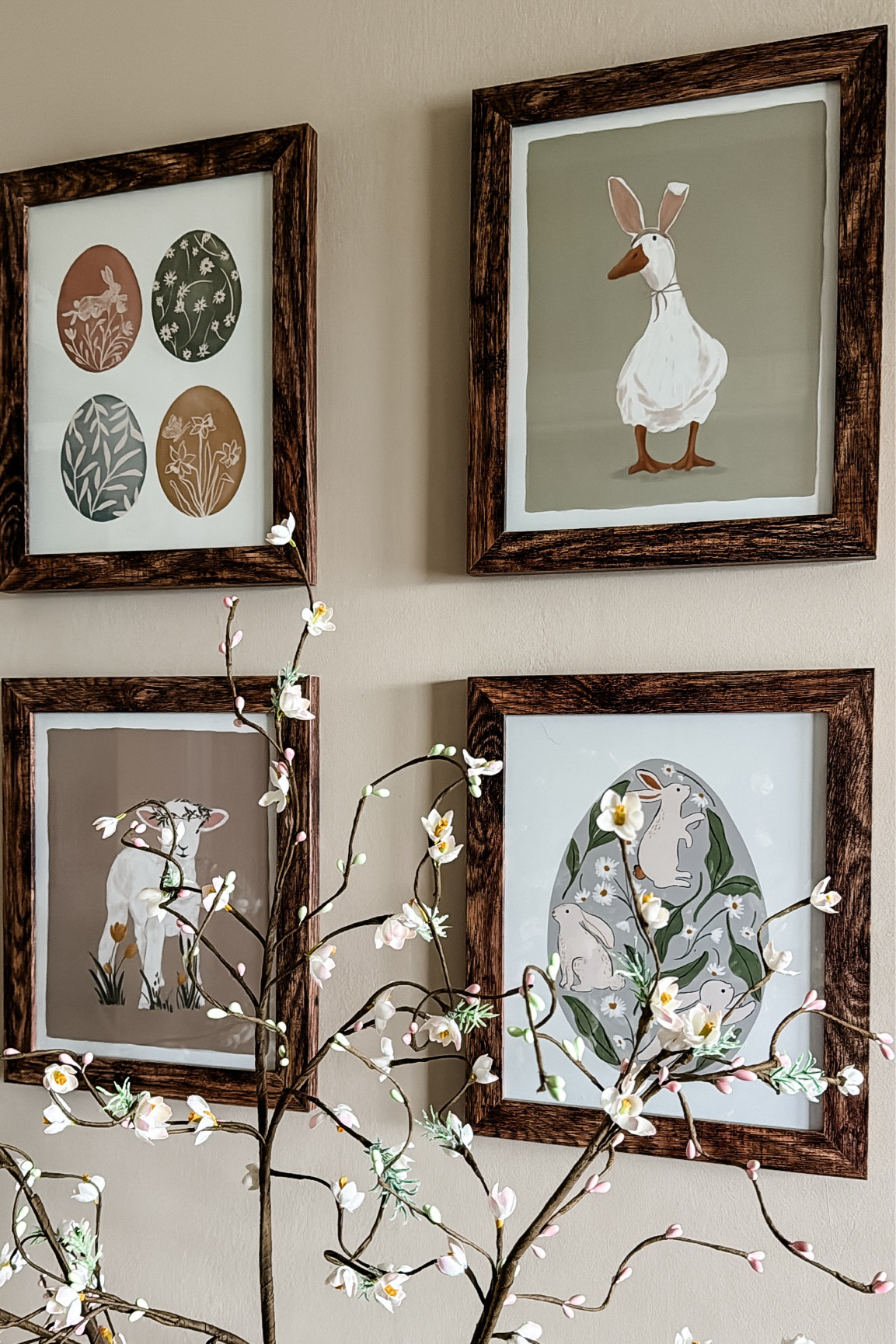 easy Easter arrangement with things you probably already have in your holiday decoration bin 💐🐰

if not you can make this for under $20! click the link in my bio for similar items that I used 💗

.
.
.

#easterdecor #springdecor #springvibes #eastereggs #diyeasterdecor #easterdiy #hobbylobby #makeitwithmichaels #targetstyle #amazonhome #plasticeggs #springflorals #springconsoletable #springentryway #nyblogger #newenglandblogger #teamltk #ltkblogger #ltk 

#LTKSeasonal #LTKhome #LTKfamily