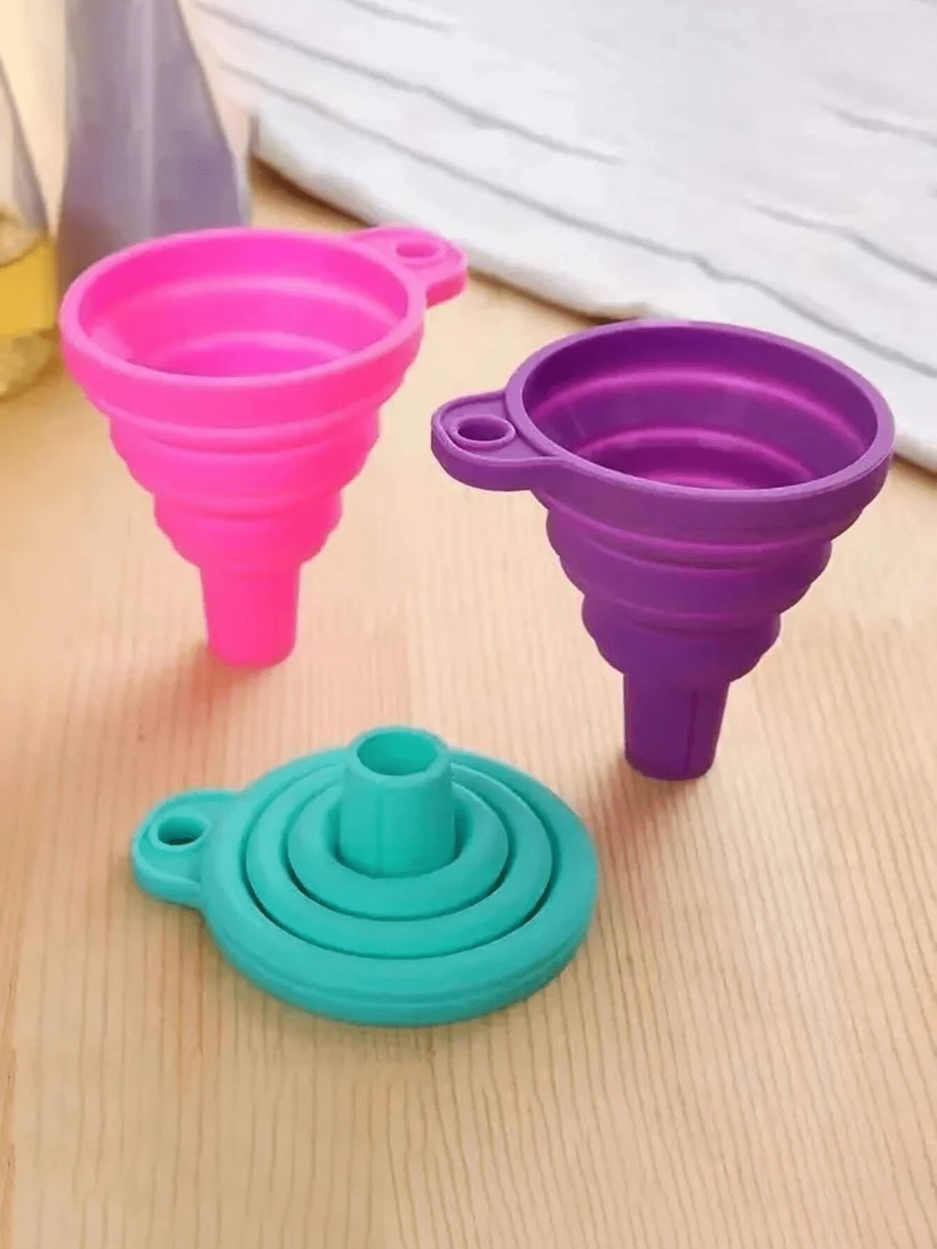 1 pièce Entonnoir Pliable De Couleur Aléatoire | SHEIN