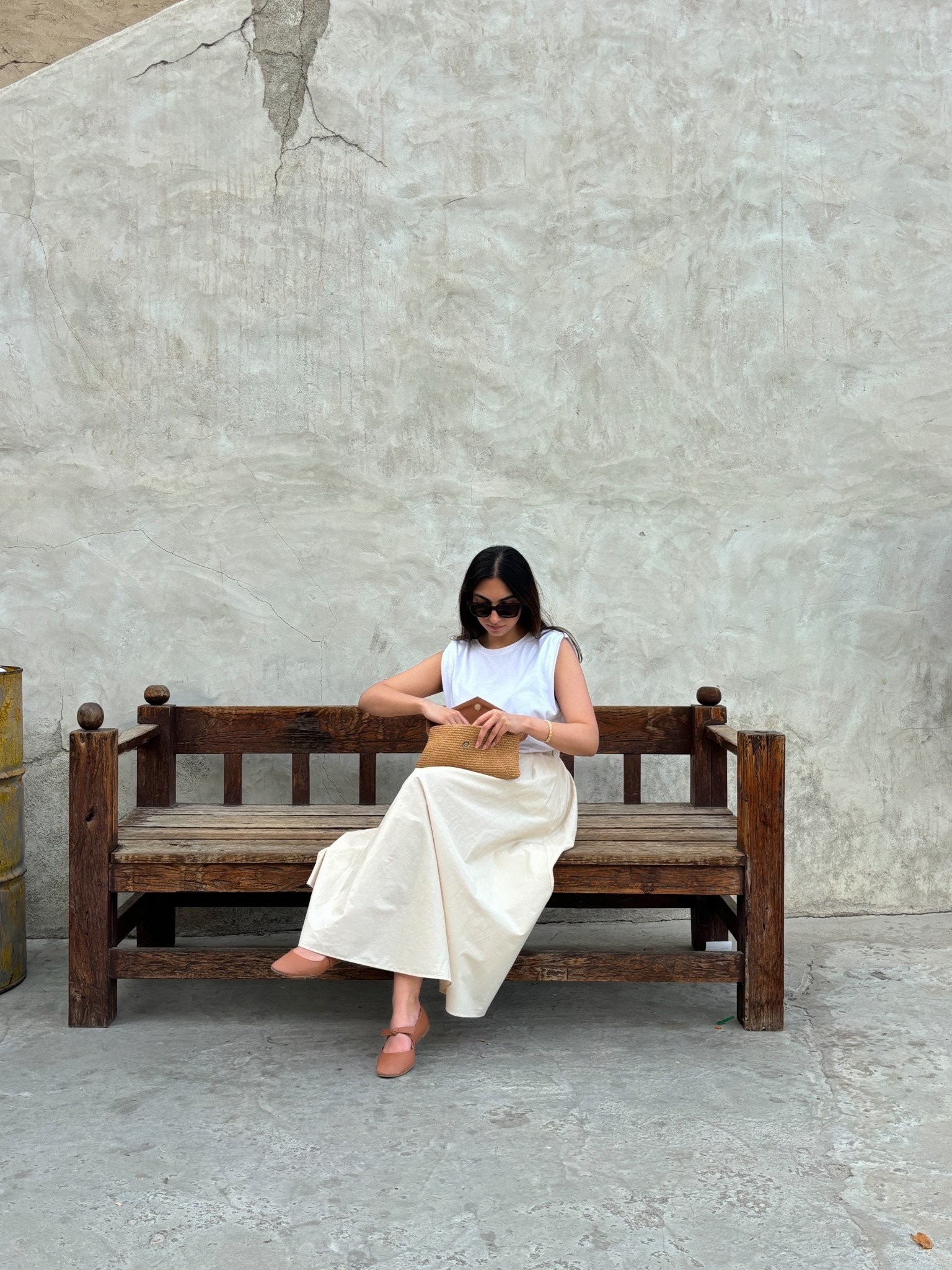 white cream maxi skirt white t shirt sleeveless t shirt tan clutch bag 

#LTKstyletip #LTKuk #LTKeurope