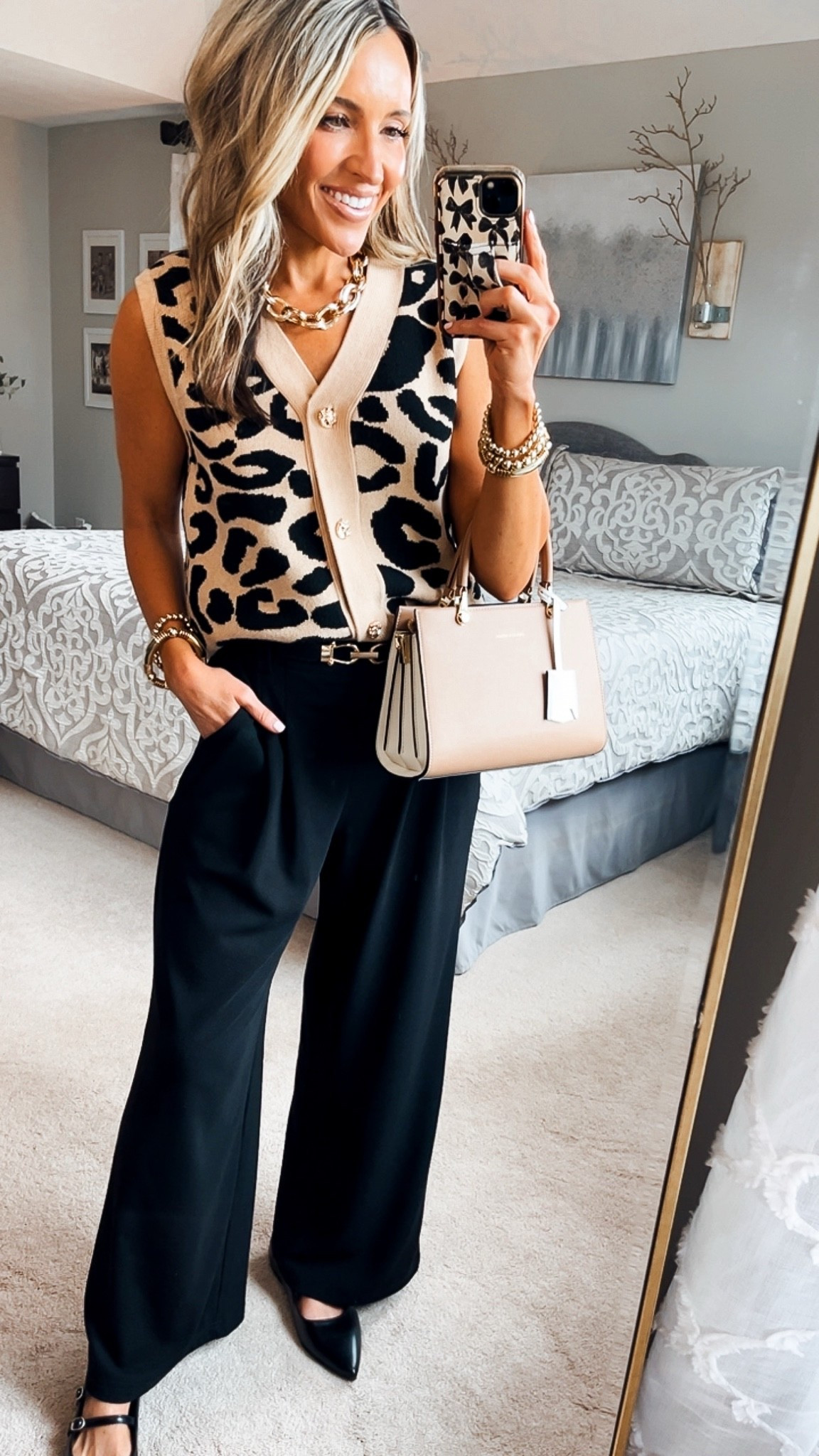 Wearing small

#LTKmomlife #LTKWorkwear #LTKSaleAlert
