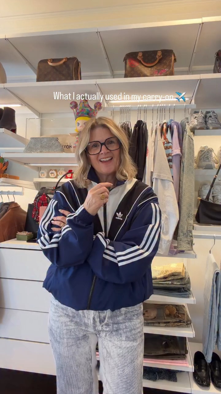 Everything I’d pack in my travel bag for a long flight… based on what I actually used.

Starting my Europe packing series ✈️

Next: the bags I packed for 21 days

What’s one thing you never fly without?

#travelessentials #packwithme #whatsinmybag