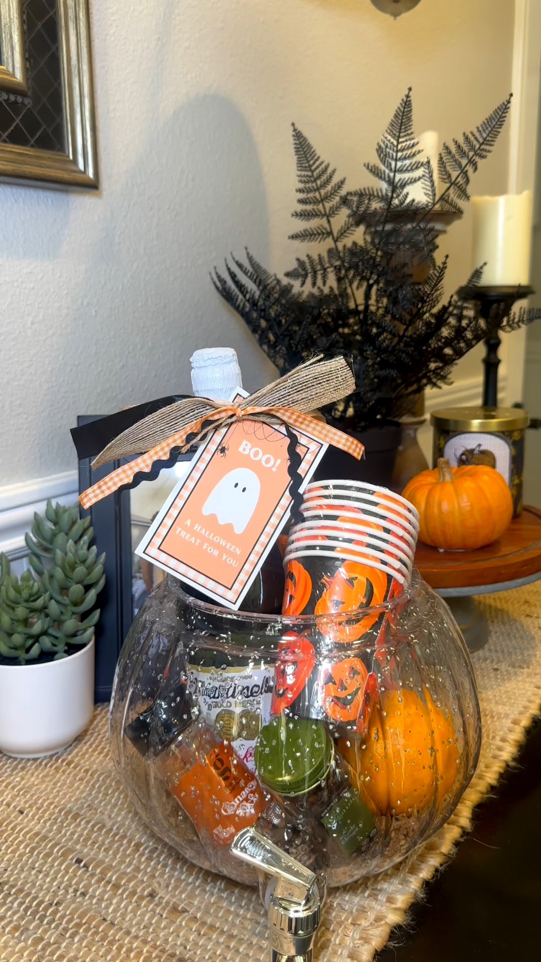These pumpkin drink dispensers are so fun! Great to fill & gift or for use at your own party!🖤🎃
1 Cup Cider
3-4 Whole Cloves
1 Cinnamon Stick
1 Thick Orange Slice 
Combine & refrigerate for at least 2- 3 hours. Enjoy over ice! You can always spike the recipe. Cheers🍾☀️


• 1 cinnamon stick
• 1 orange slice (about ⅛-inch

#LTKSeasonal #LTKHalloween #LTKHome