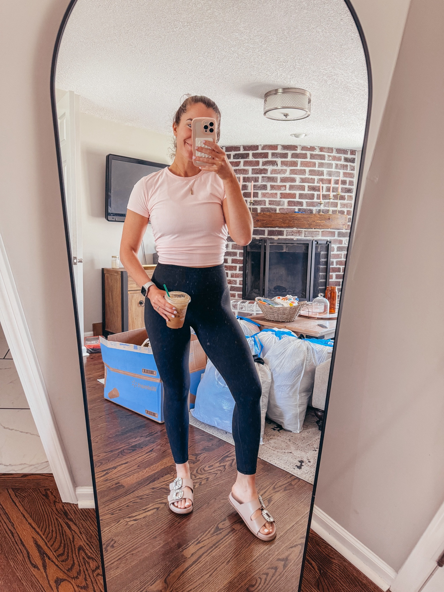 Todays barre fit
Size 6 in top
Size small in leggings 

#LTKActive #LTKfindsunder100 #LTKfitness