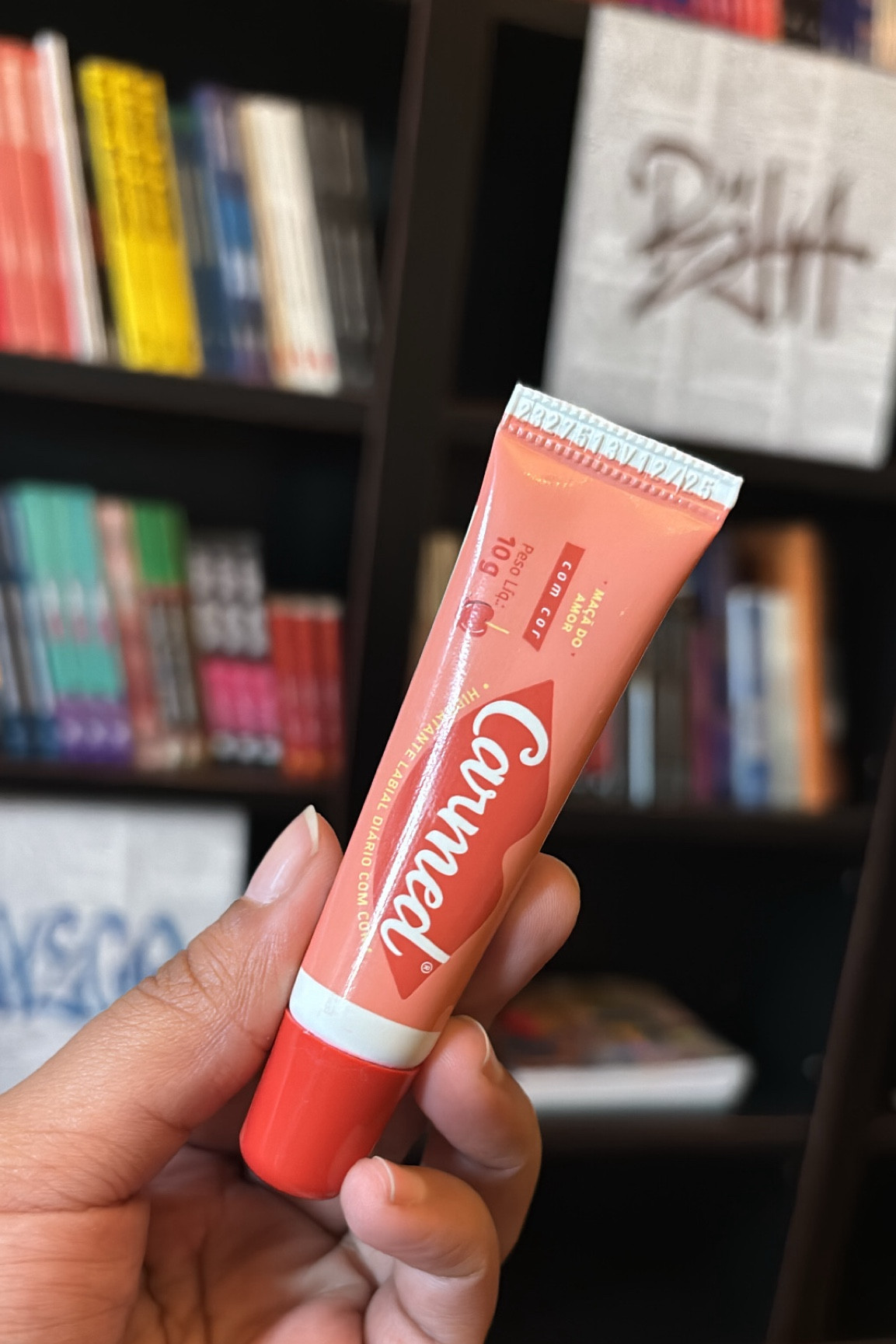 Além do cheirinho maravilhoso, o Carmed Maçã do Amor deixa uma corzinha linda nos lábios! O meu favorito 🥰❤️

#LTKbrasil #LTKbeauty