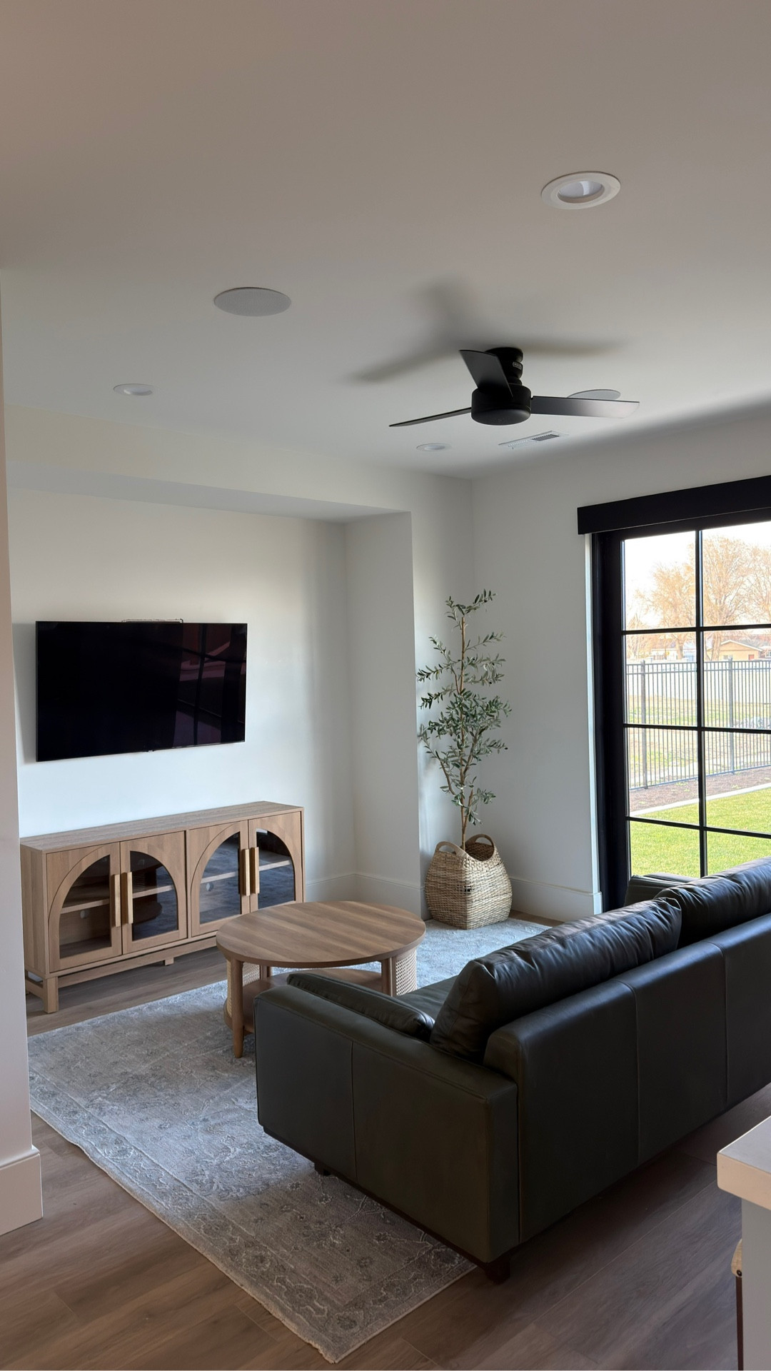 Casita is furnished! Sources below 