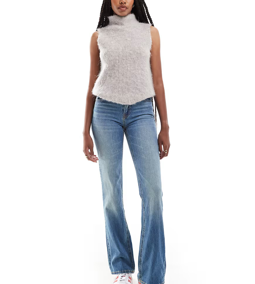 Stradivarius D98 Tall straight leg jeans in vintage wash-Blue | ASOS (Global)