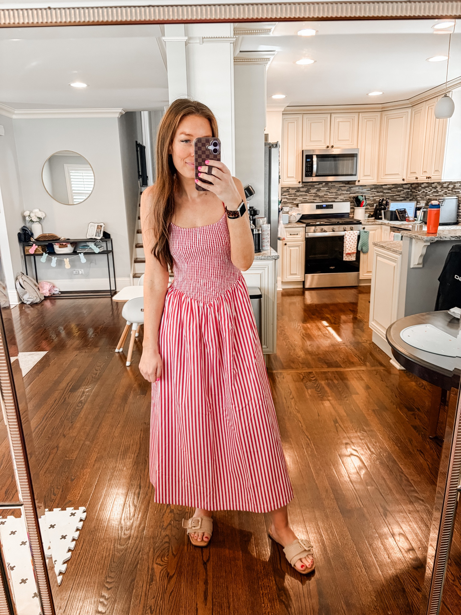 Wearing size S in dress. Fits tts


Summer dress / midi dress / Memorial Day / Fourth of July 