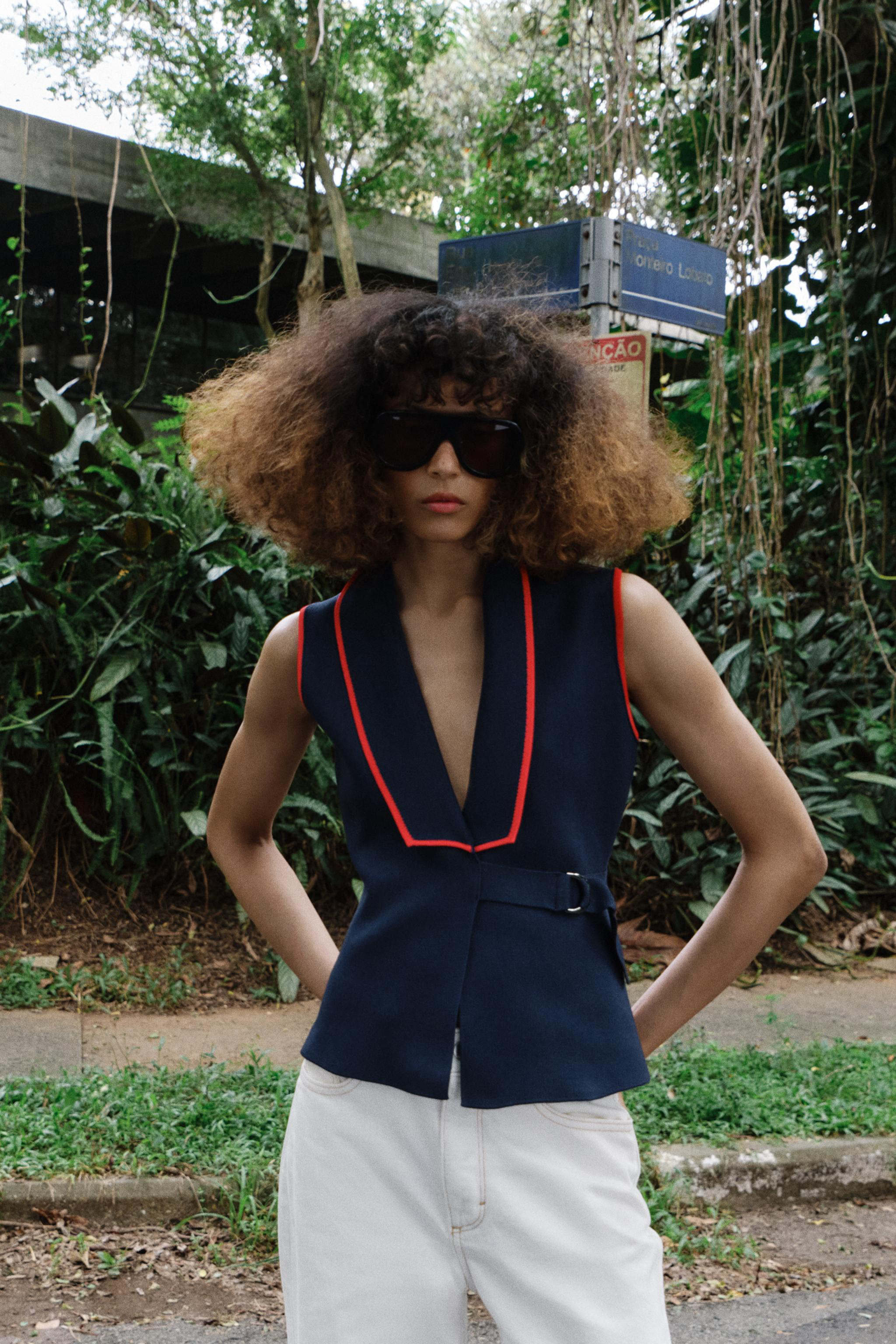 BUCKLE DOUBLE BREASTED VEST | Zara US