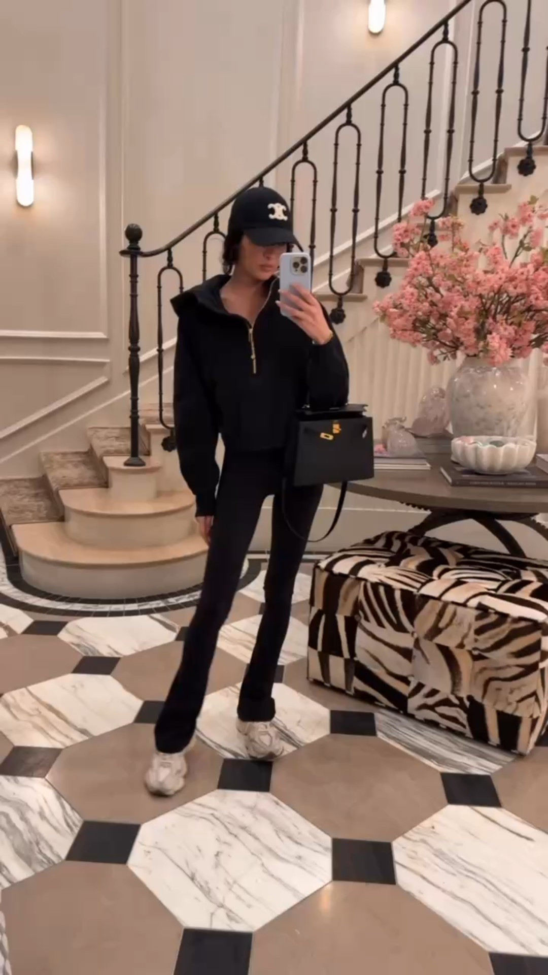 All black athleisure look - effortless but elevated 🖤

#LTKActive #LTKStyleTip #LTKWatchNow